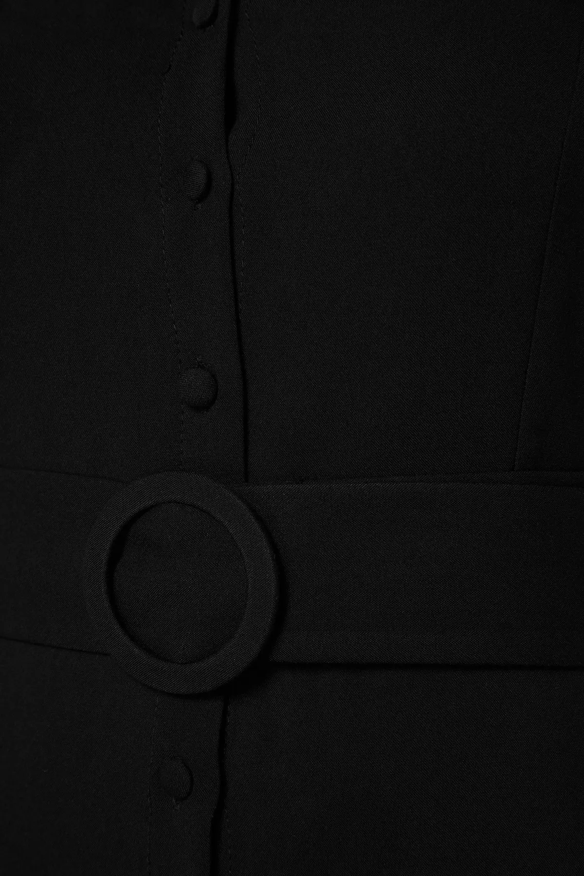 Trendyol Curve  Schwarzes gewebtes Kleid mit Gürtel TBBSS22EL3021
