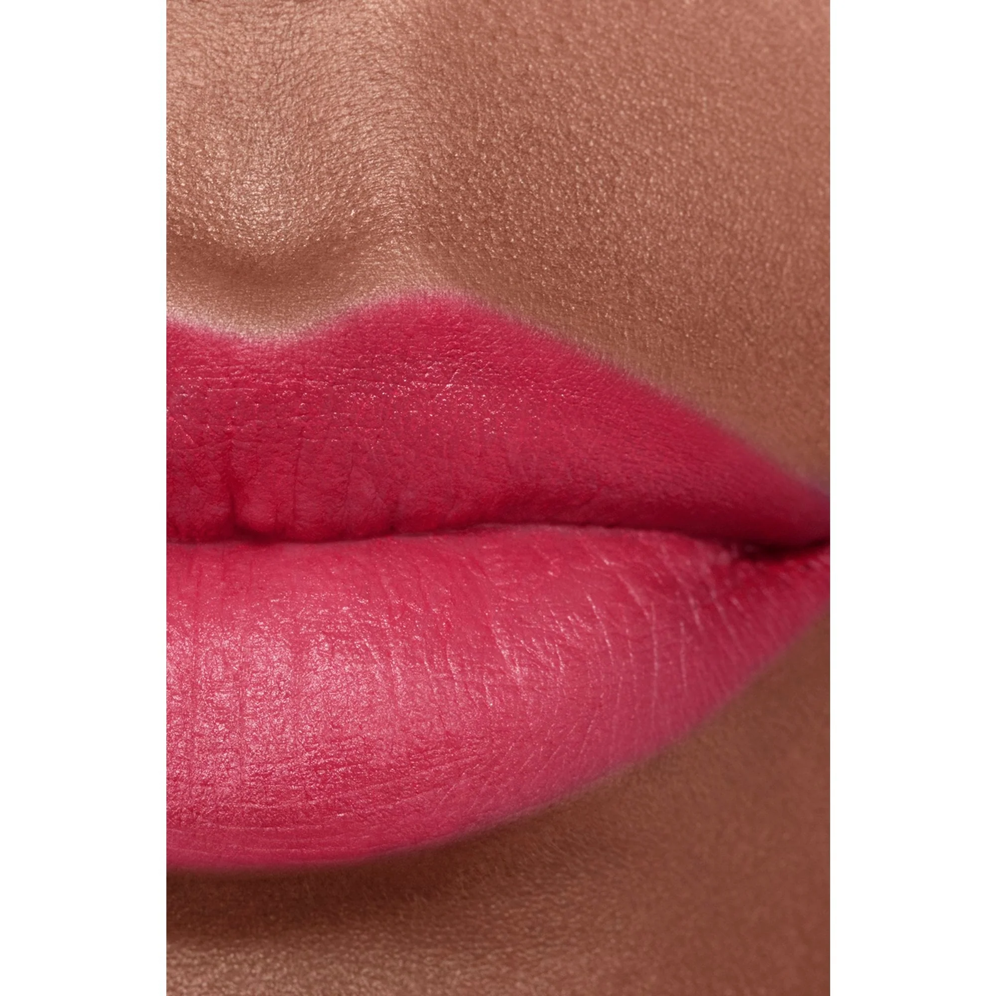 ROUGE ALLURE VELVET - EL LABIAL LUMINOSO Y TERCIOPELOSO