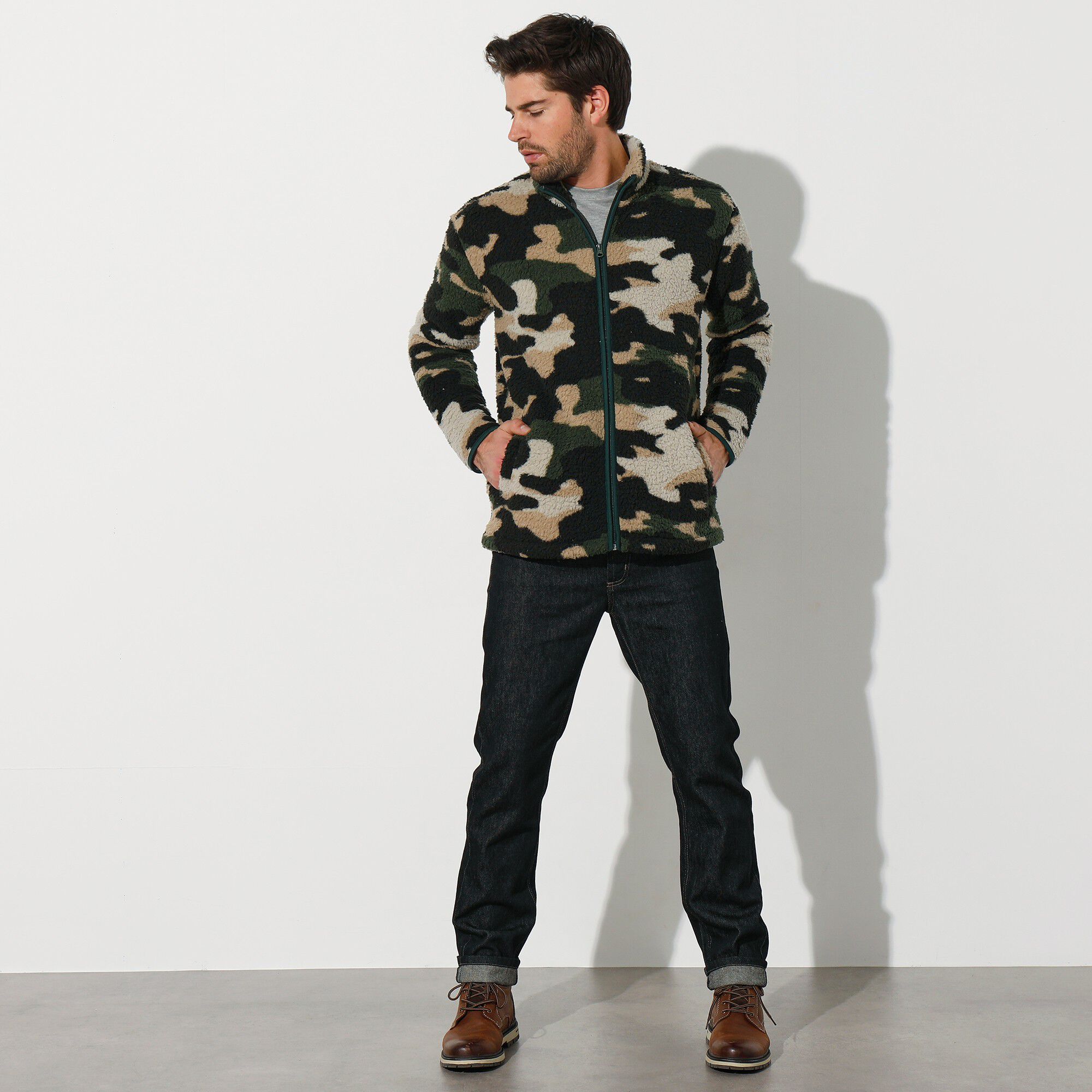 Blouson zippé en polaire sherpa imprimé camouflage