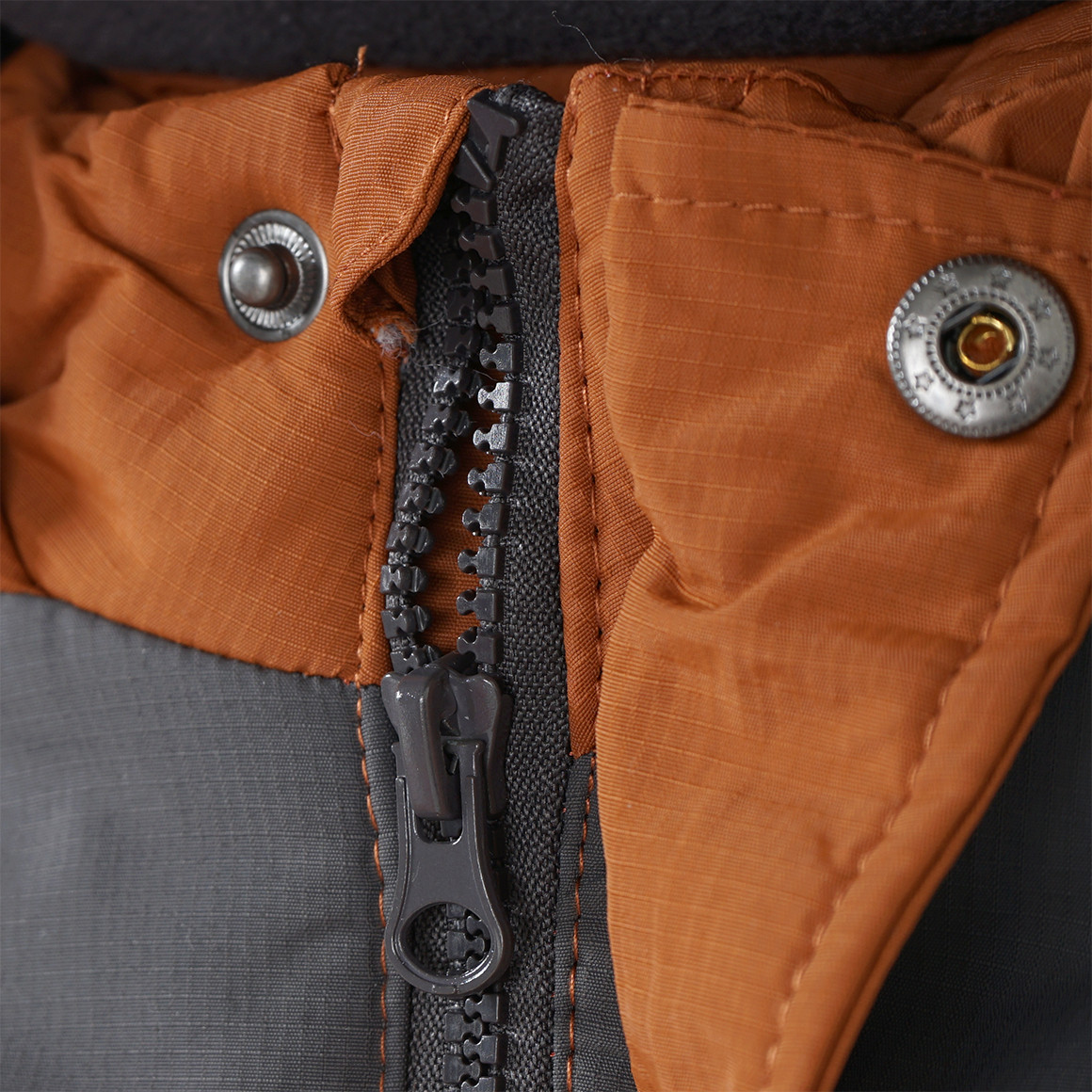 Jungen Winterjacke mit Farbteiler