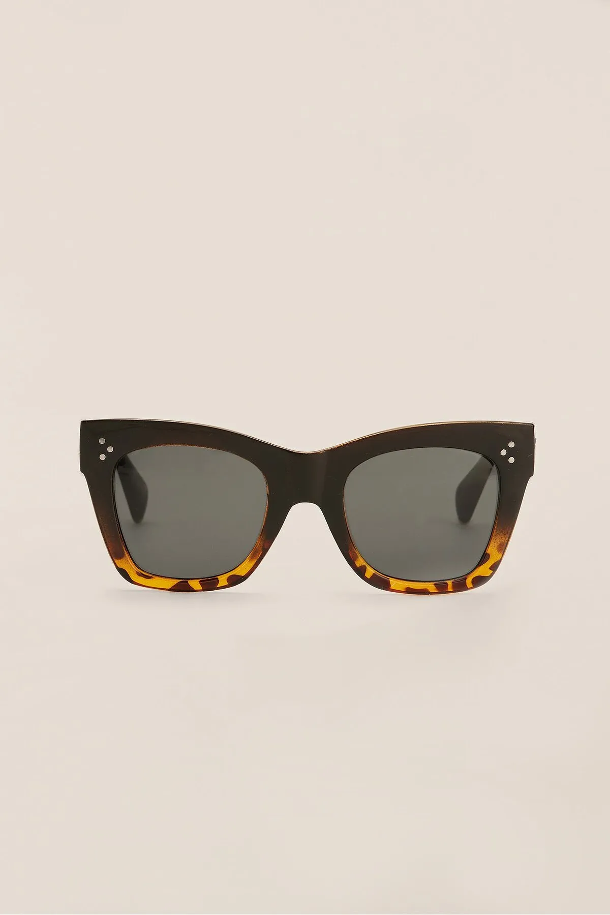 NA-KD  Zweifarbige Cateye-Sonnenbrille