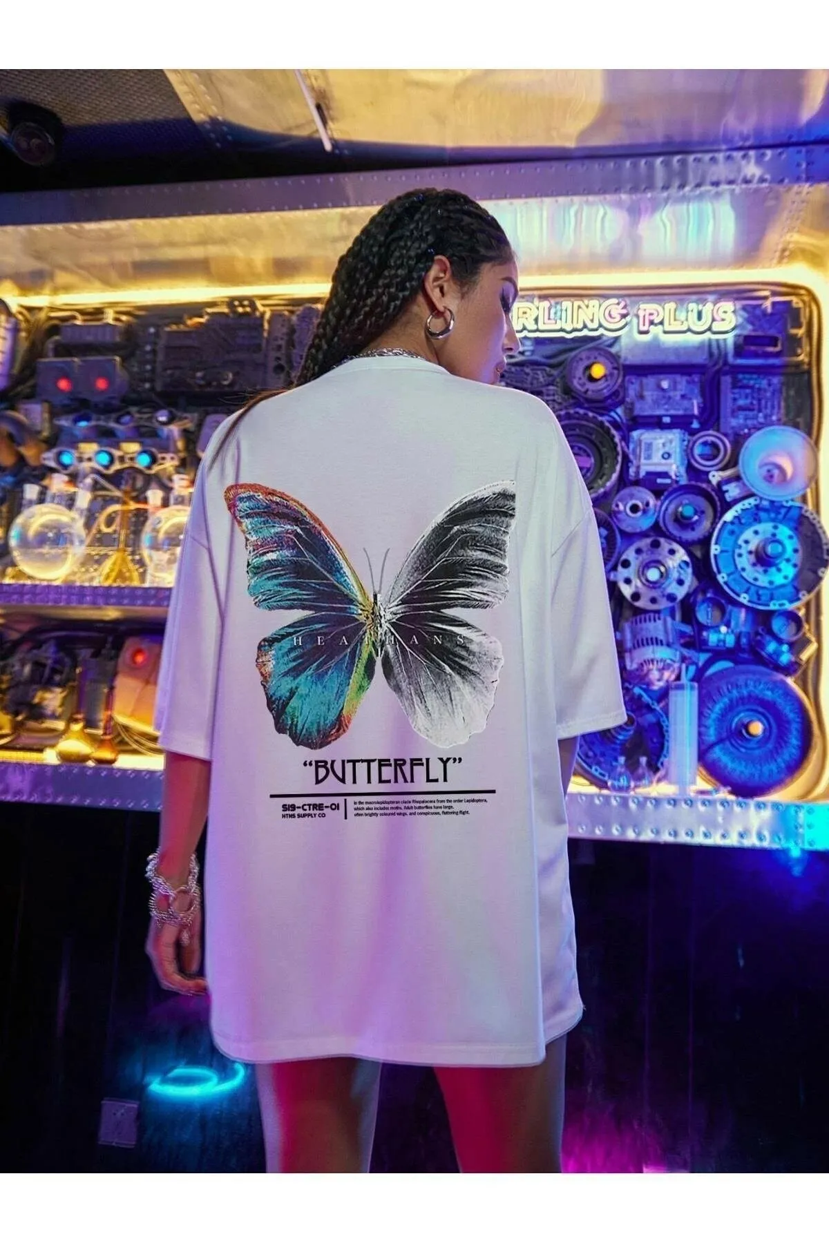Know  Weißes Oversize-T-Shirt mit Schmetterlingsaufdruck auf der Vorder- und Rückseite für Damen
