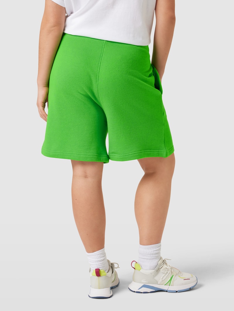 PLUS SIZE Sweatshorts mit seitlichen Eingrifftaschen in hellgrün