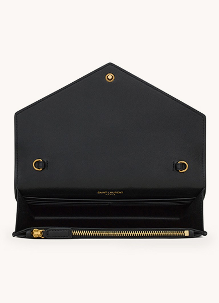 Πορτοφόλι Saint Laurent Envelope από δέρμα αρνιού με λουράκι ώμου
