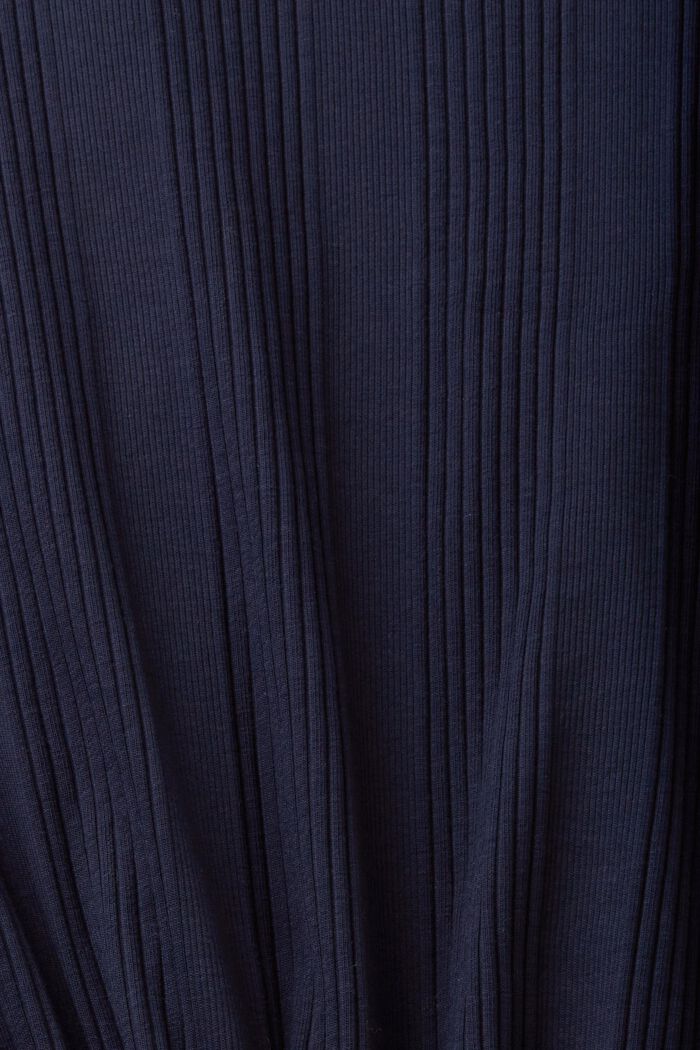 Geripptes Langarm-Poloshirt mit Knöpfen