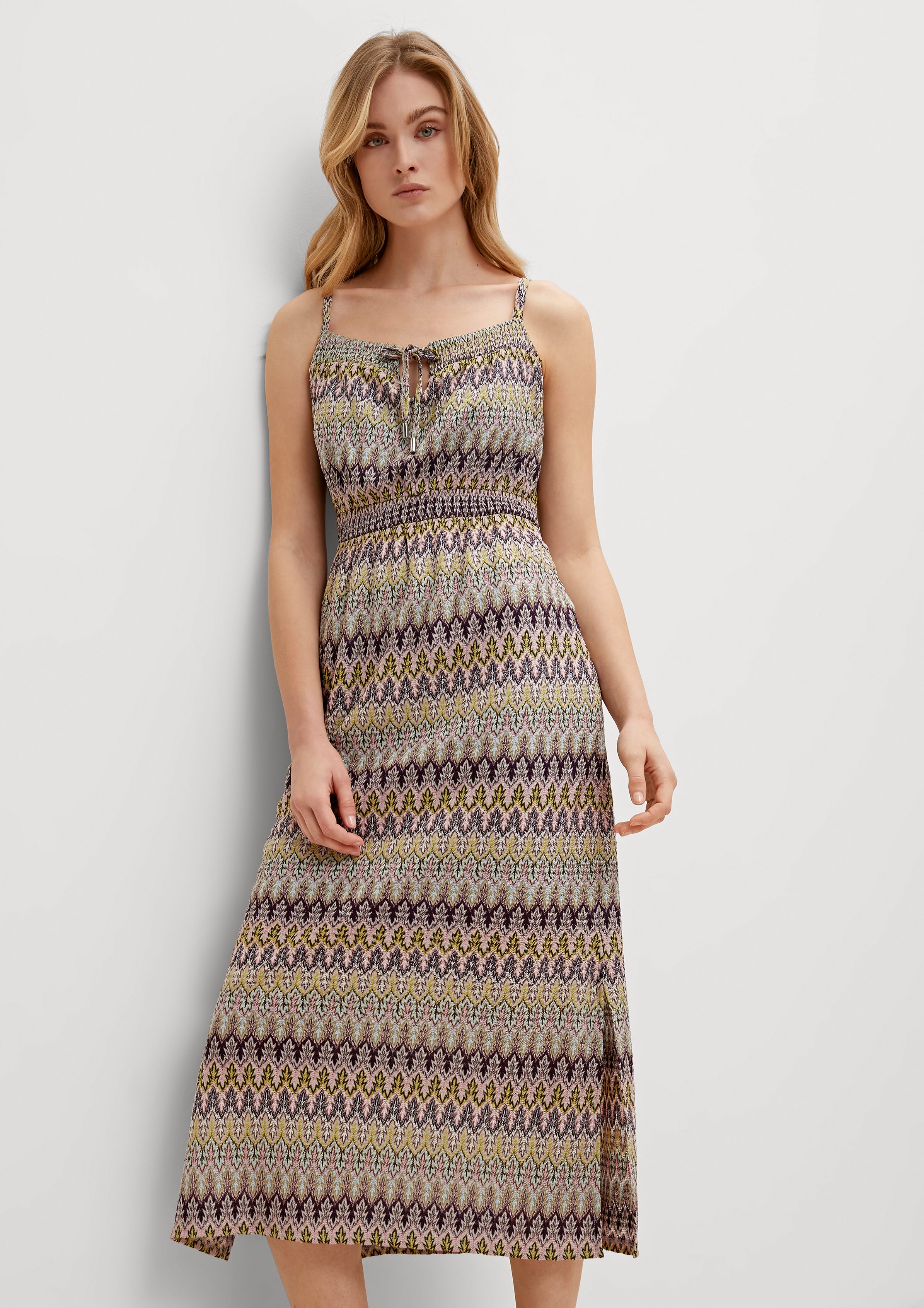Comma Maxikleid Kleid mit Strickmuster angedeuteter Tunnelzug, Raffung
