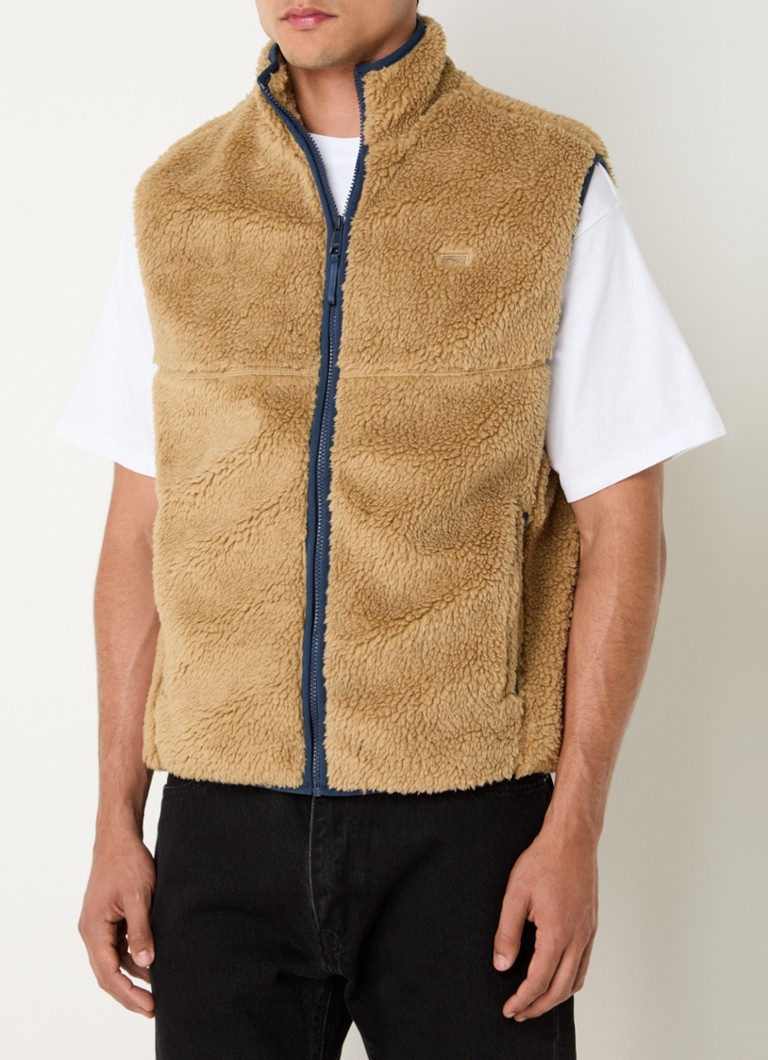 Vestă Levi's Summit din fleece moale, cu buzunare laterale.