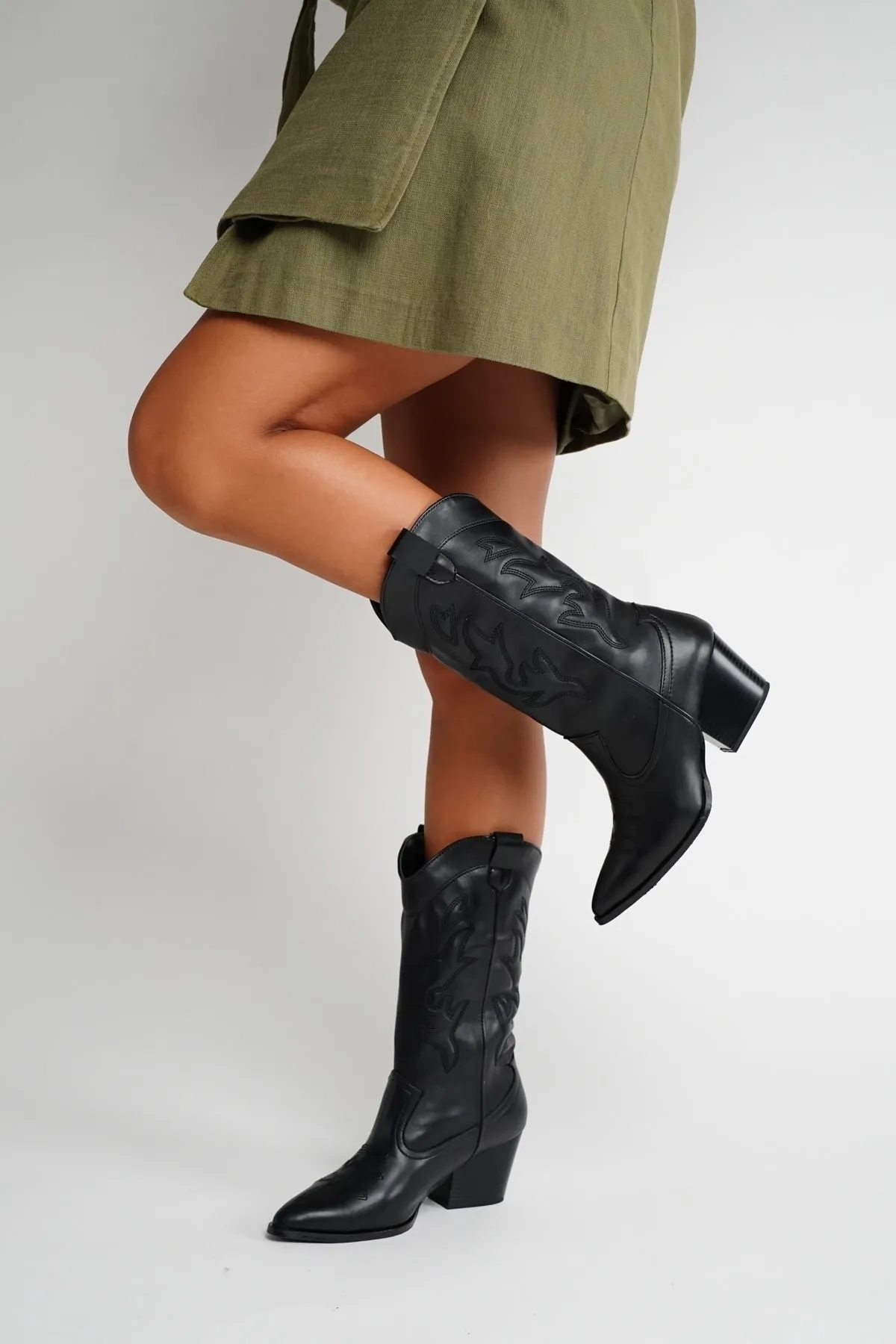 LuviShoes  Roddy Black Skin Damenstiefel