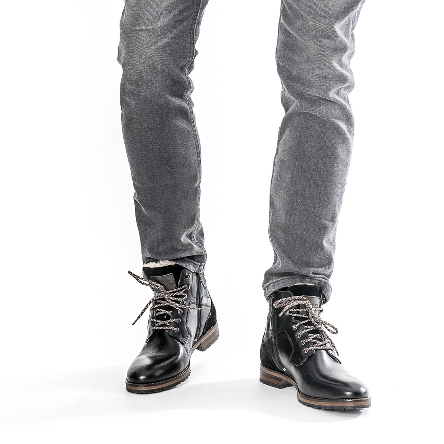 Boots à lacet noir en cuir fourré