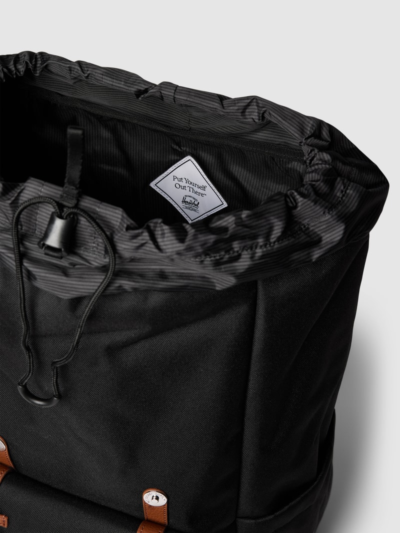 Rucksack mit Label-Patch Modell 'Little America' in schwarz