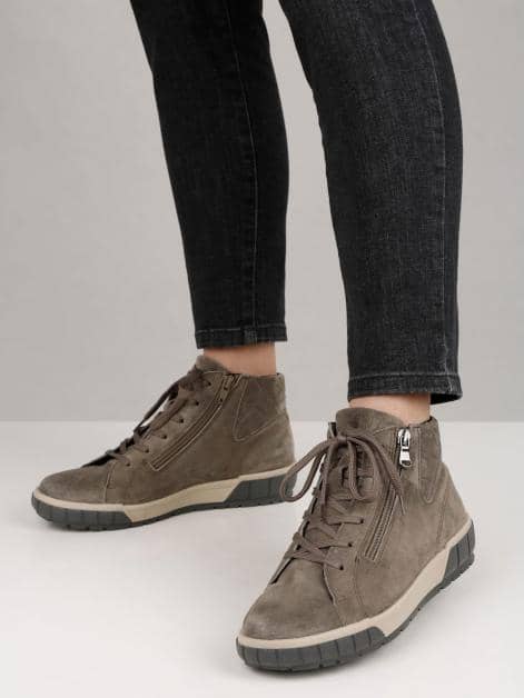 Schnürstiefelette mit weich gepolstertem Schaftrand