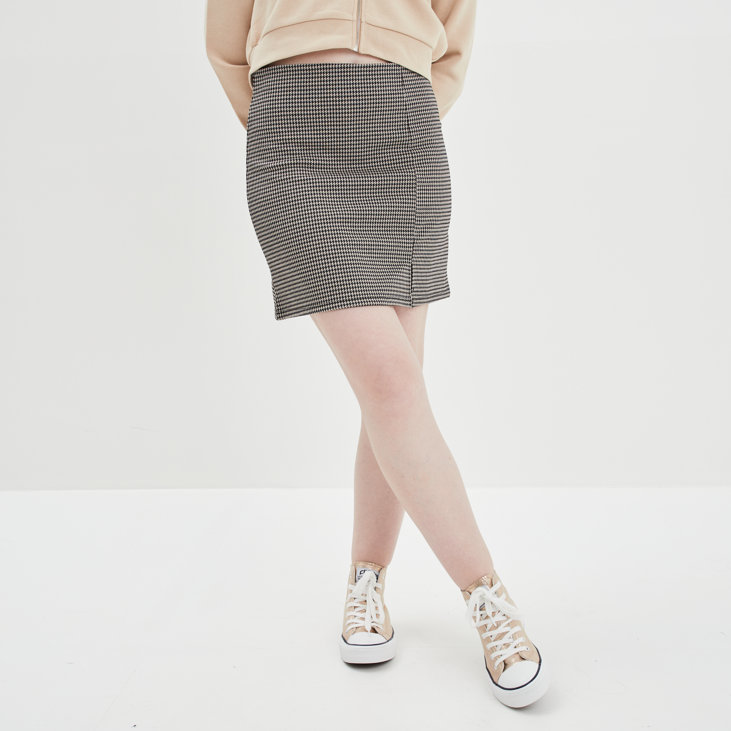 Jupe courte droite avec fente beige femme | La Halle