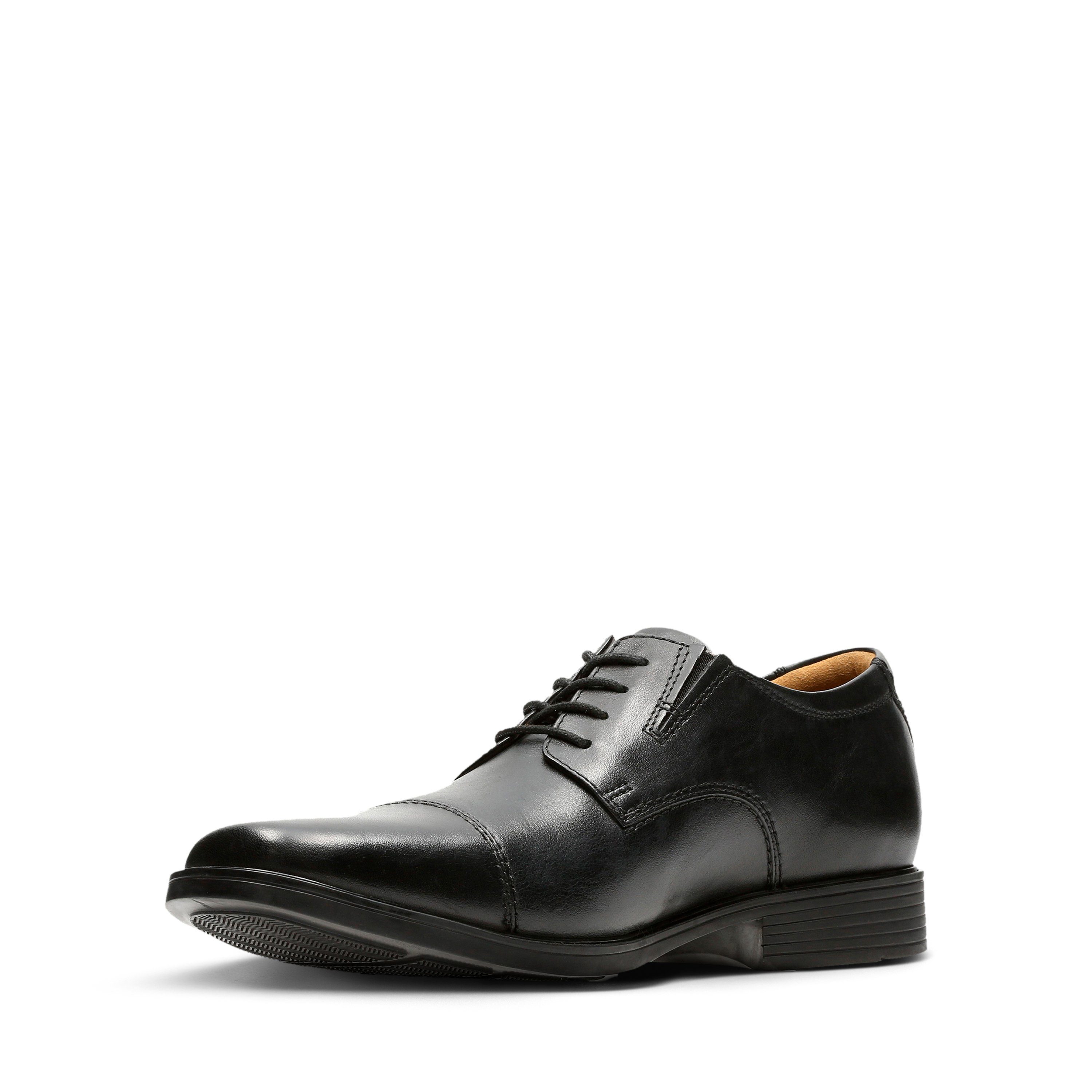 Clarks Tilden Cap Schnürschuh mit modischer Quernaht