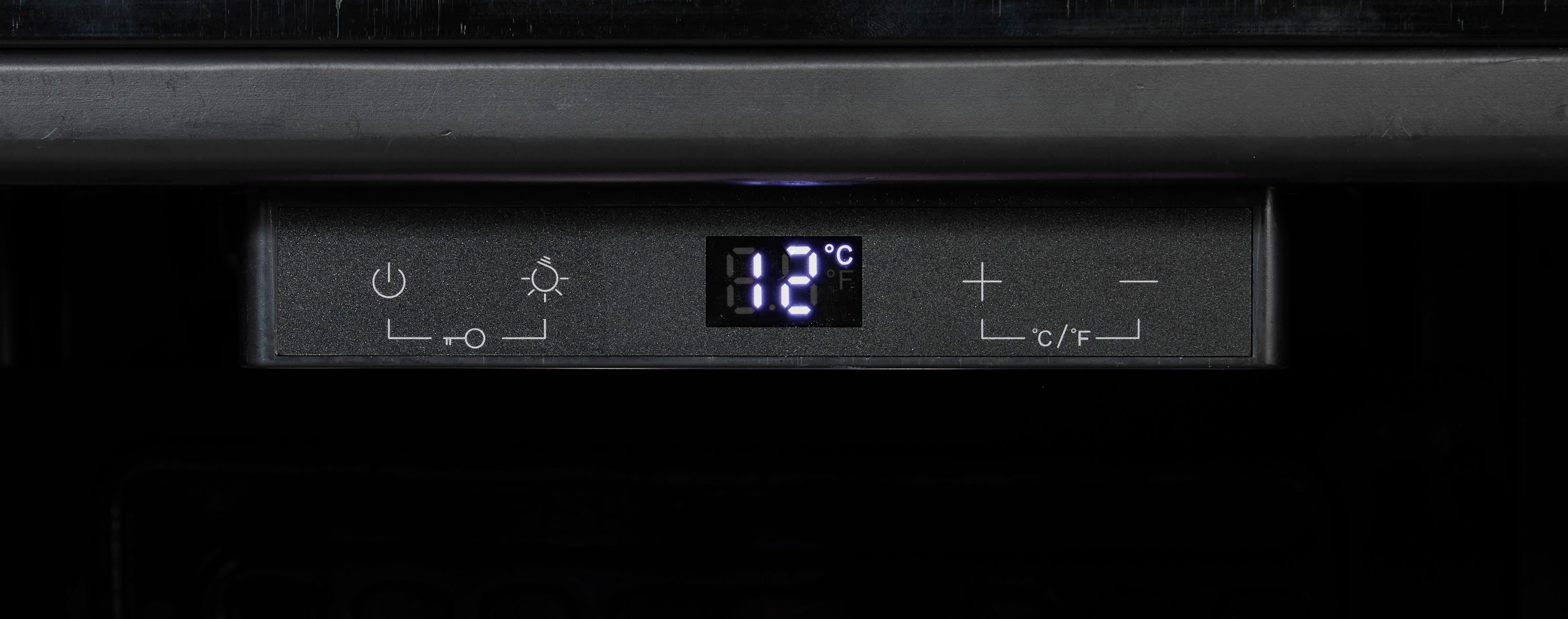Amica Weinkühlschrank WK 341 901 S,für 52 Standardflaschen á 0,75l, Standkühlschrank