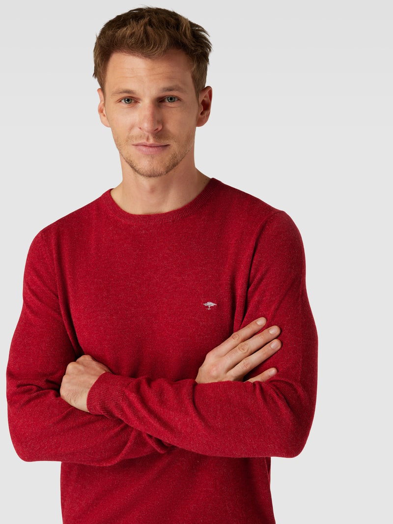 Strickpullover mit Rundhalsausschnitt in kirschrot