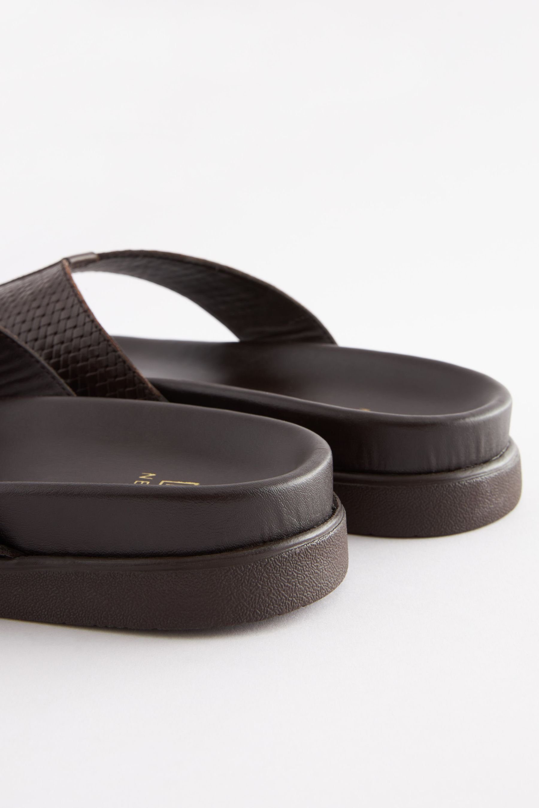 Next Geprägte Zehentrenner-Sandalen aus Leder Zehentrenner (1-tlg)
