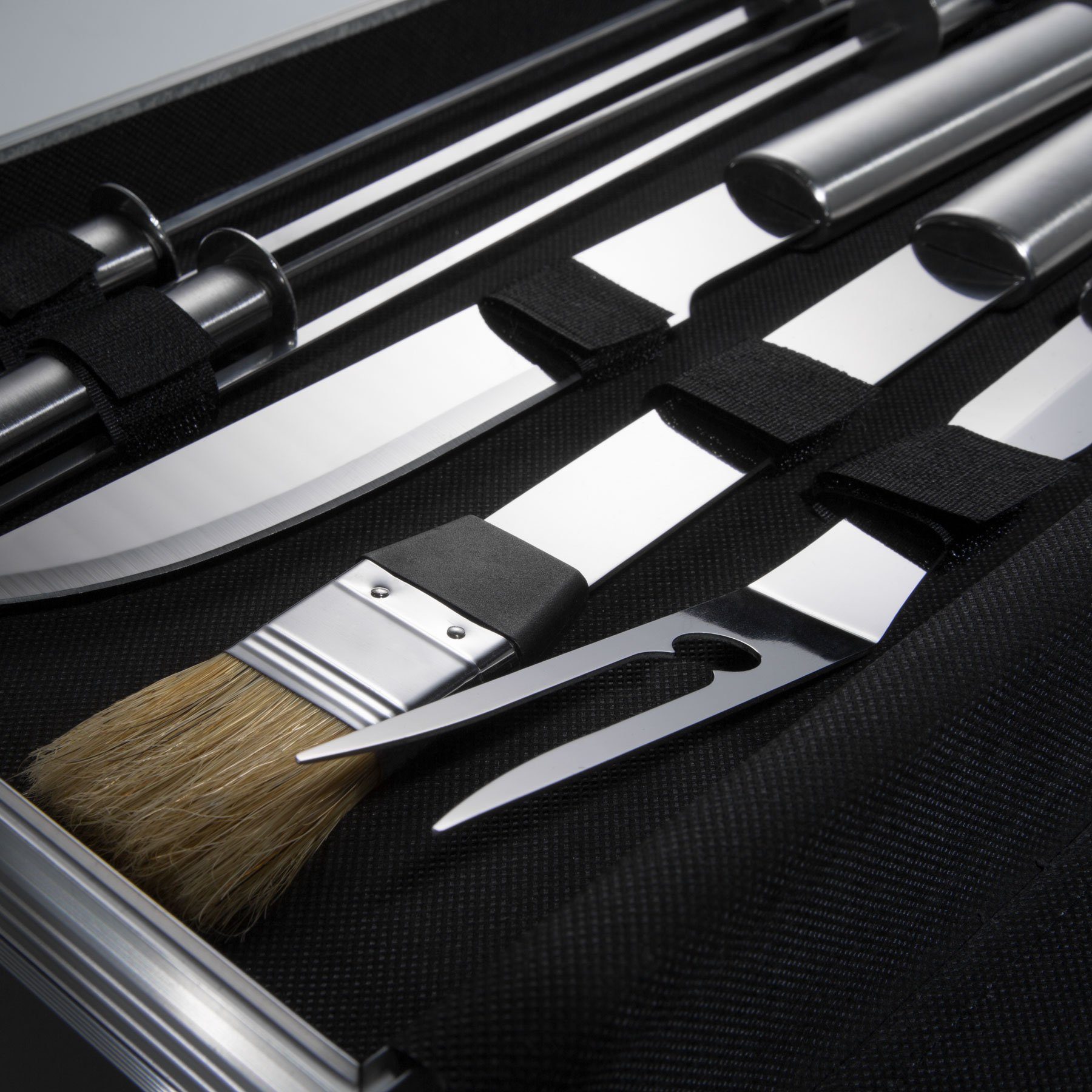 tectake Grillbesteck-Set Grillbesteck aus Edelstahl 18-tlg.