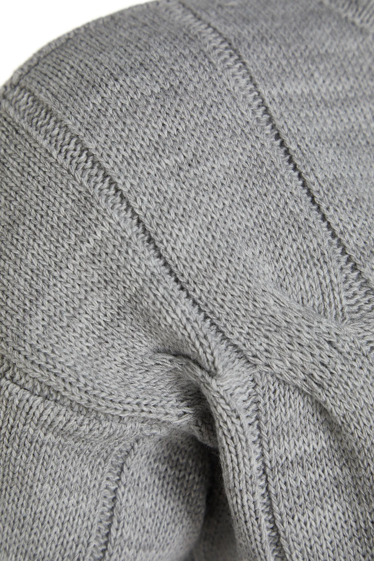 Trendyol Collection  Graues Mini-Strickkleid mit Rundhalsausschnitt TWOAW22EL0027