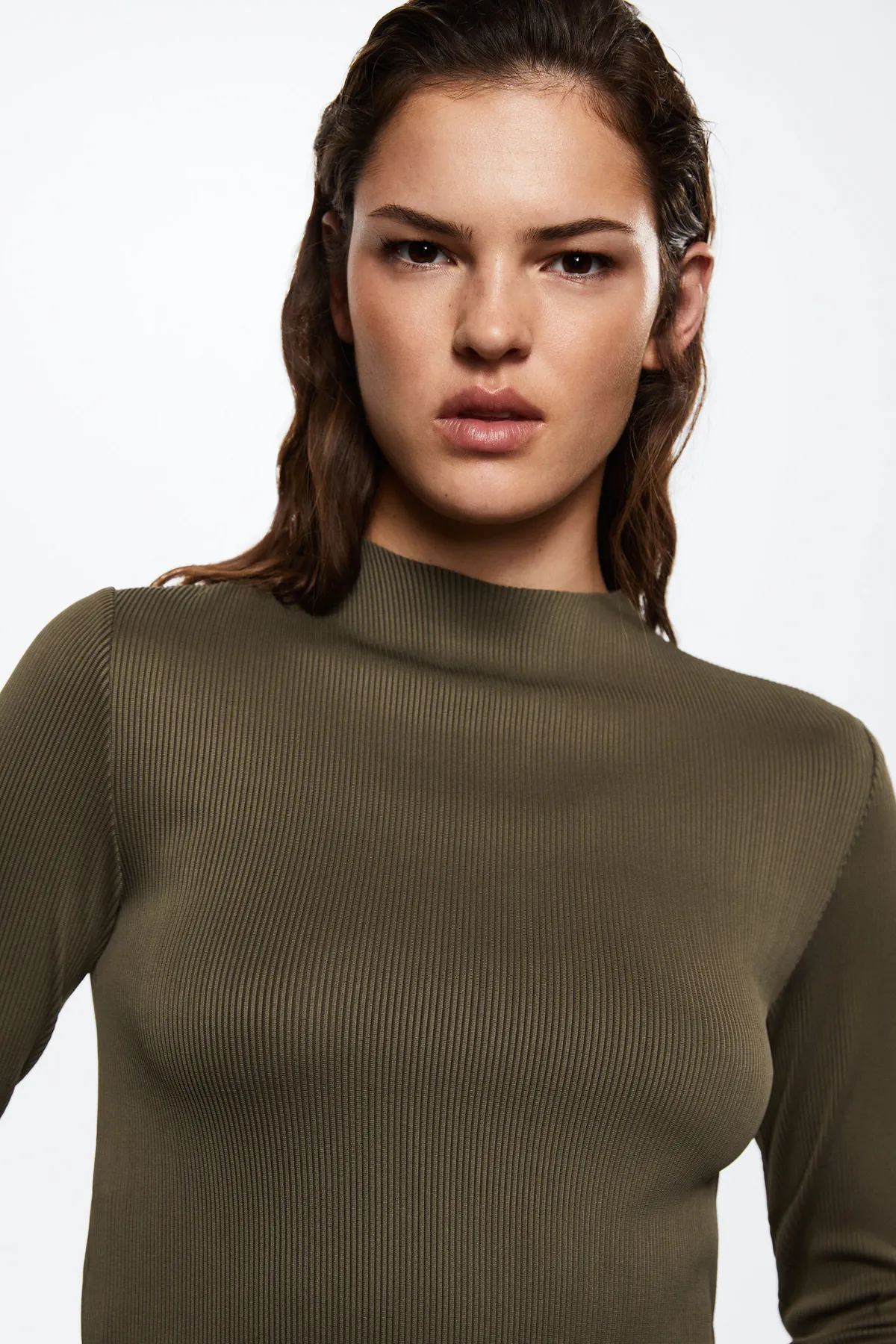 MANGO Woman  Dunkles Khaki-T-Shirt für Damen