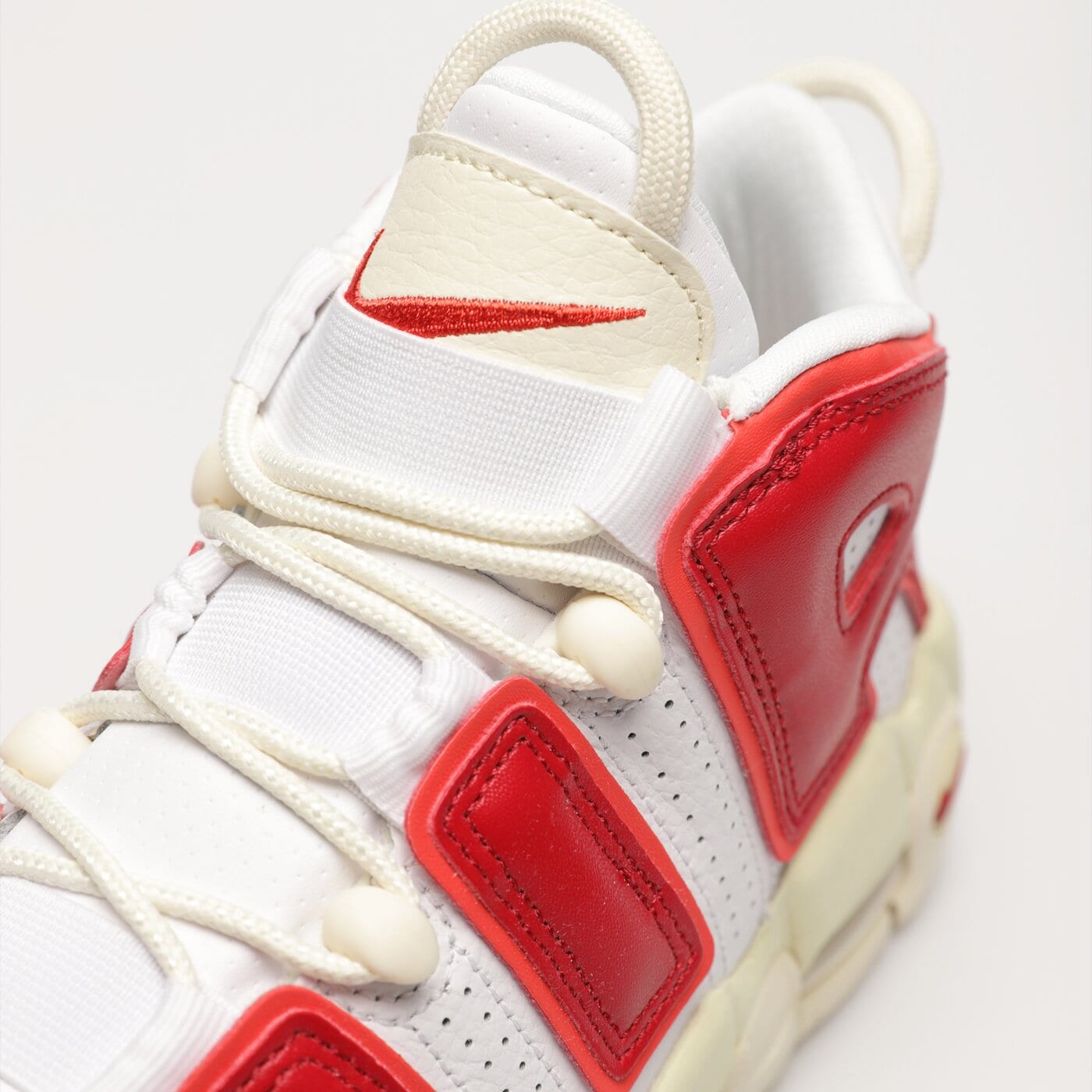 WMNS NIKE AIR MORE UPTEMPO Weiß