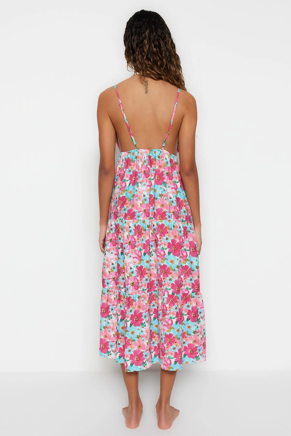 Trendyol Collection  Maxi-Strandkleid aus Webstoff mit Blumenmuster TBESS23EL00146