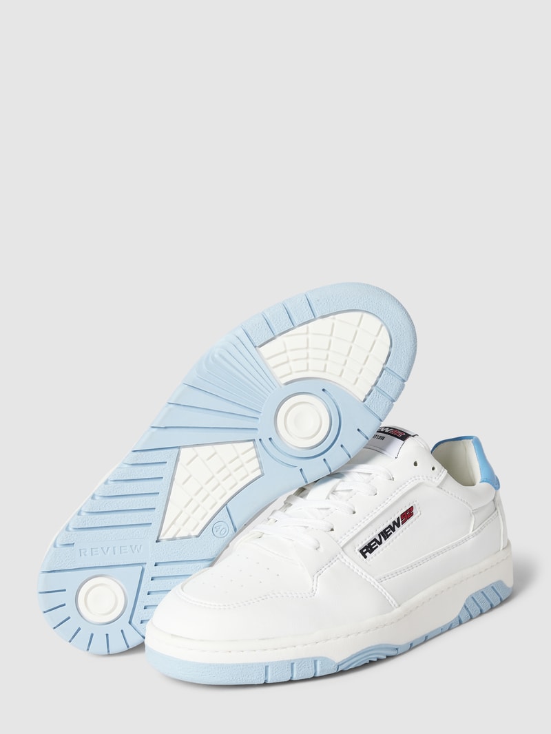 Sneaker mit Label-Details in weiß