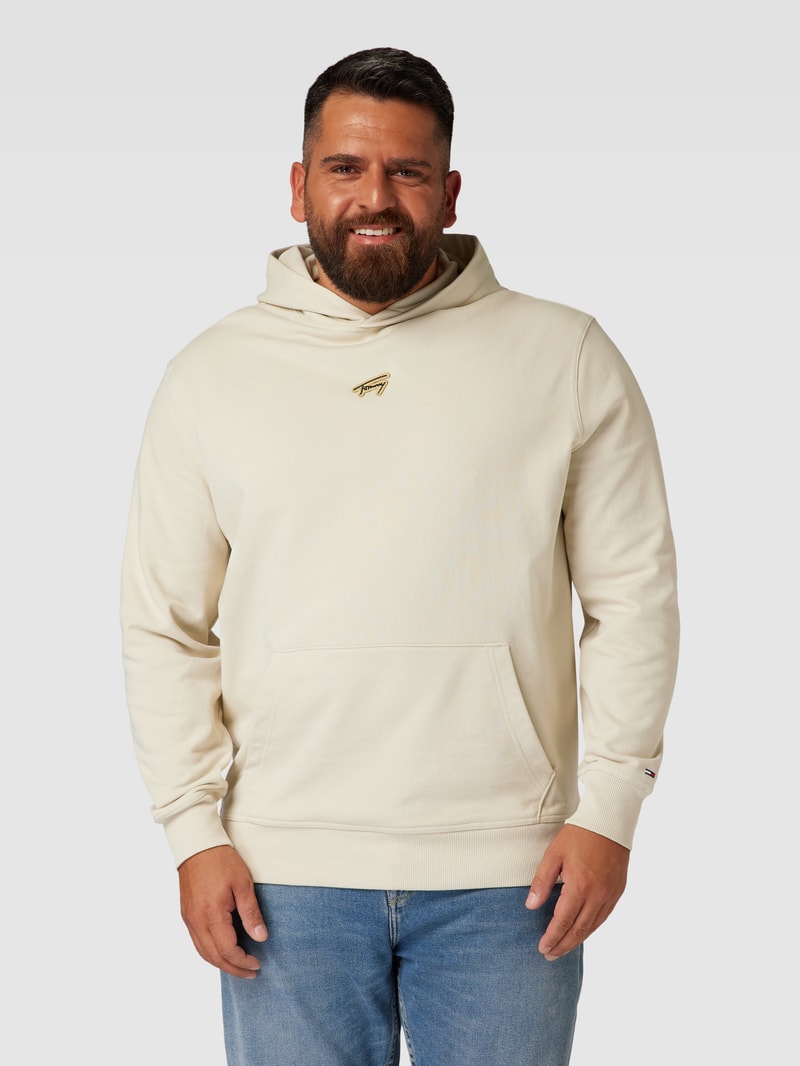 PLUS SIZE Hoodie mit Label-Patch Modell 'SIGNATURE' in beige