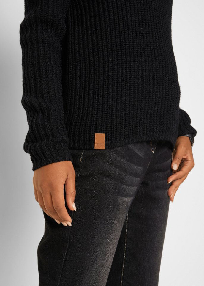 Grober Strickpullover mit weitem Kragen