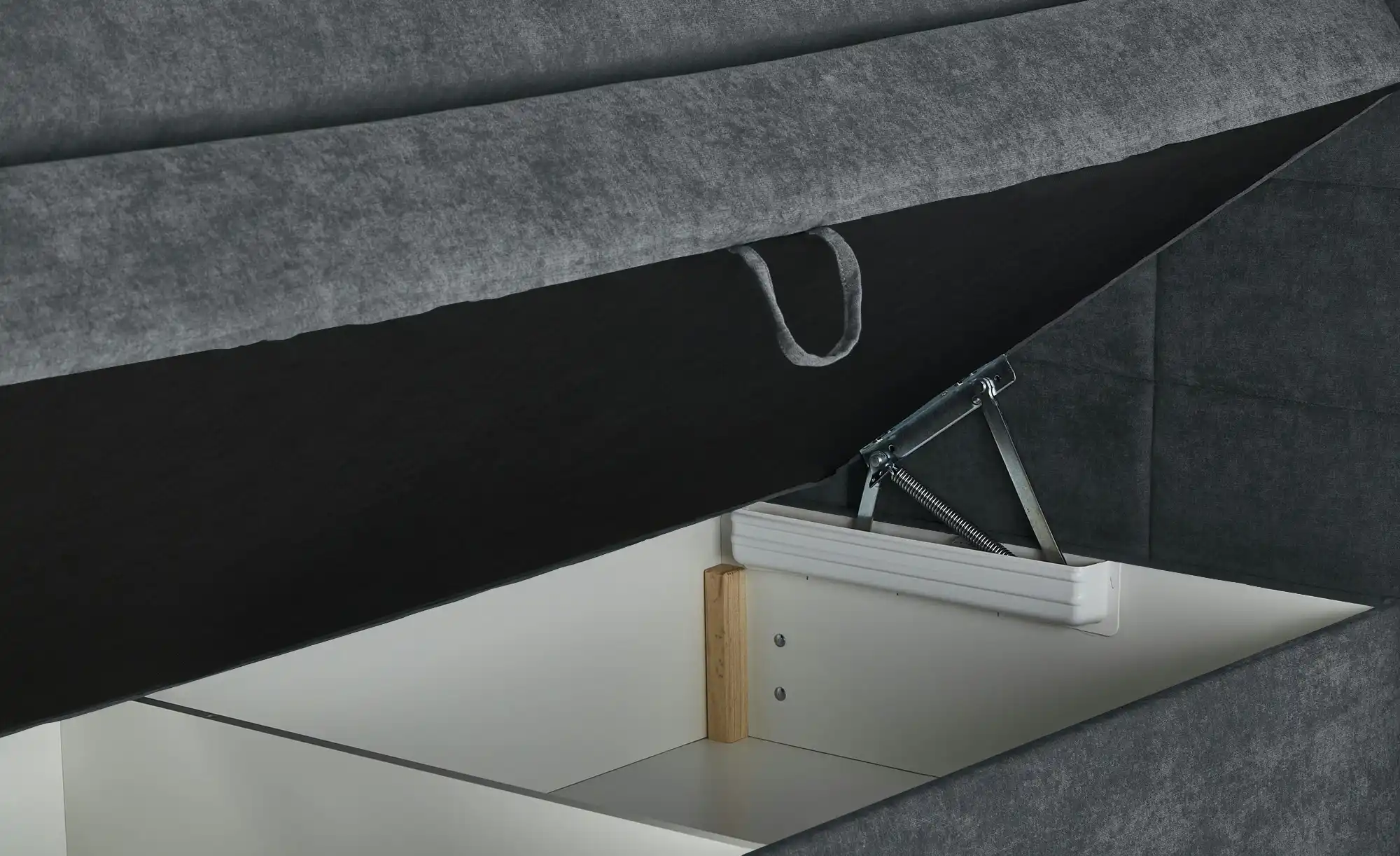 Boxspringbett mit Bettkasten