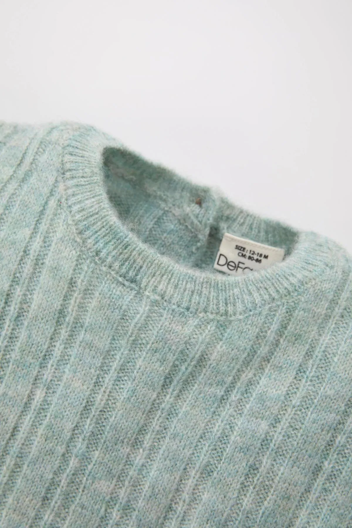 DeFacto  Baby-Mädchen-Pullover mit normaler Passform und Rundhalsausschnitt