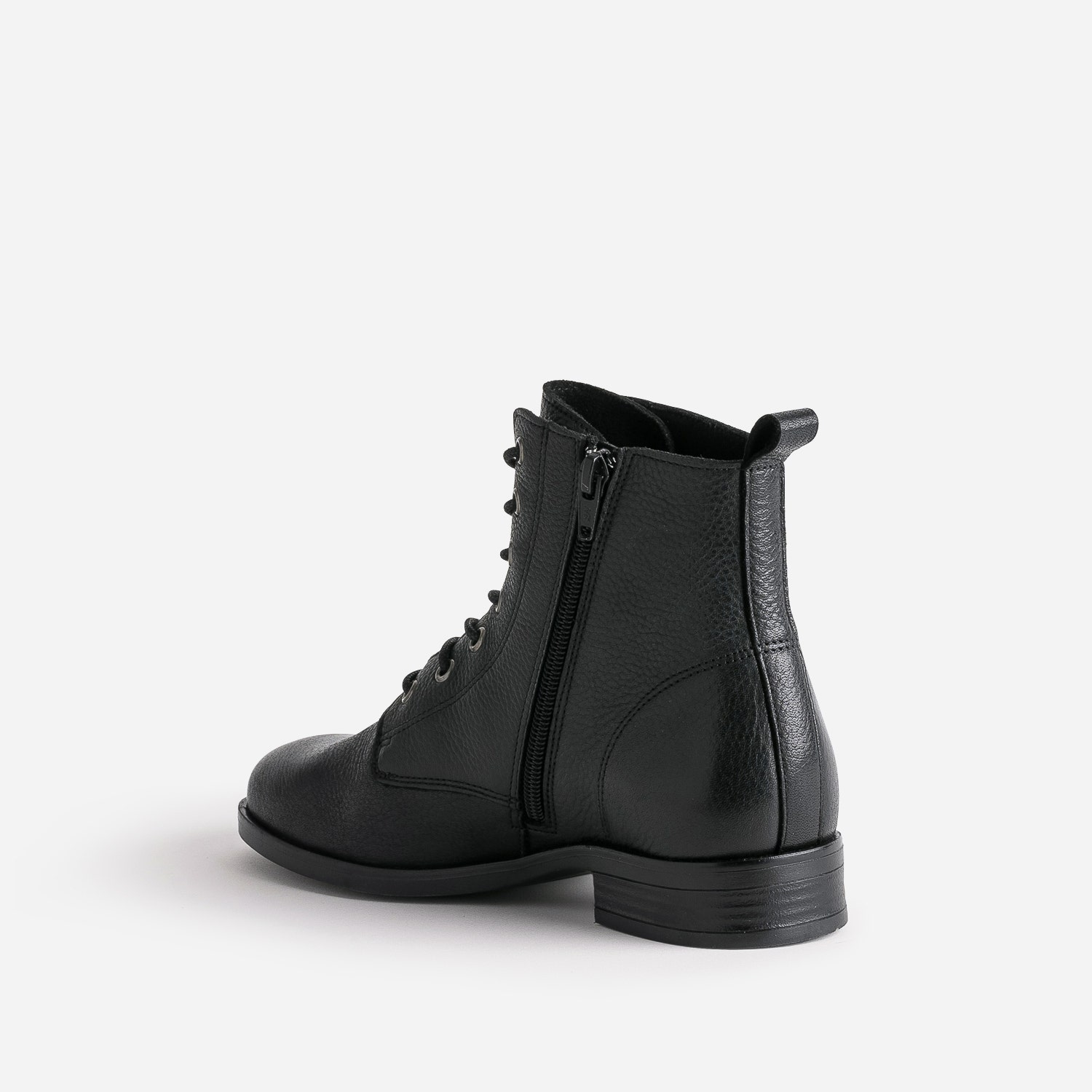 Bottine noire éco-conçue en cuir