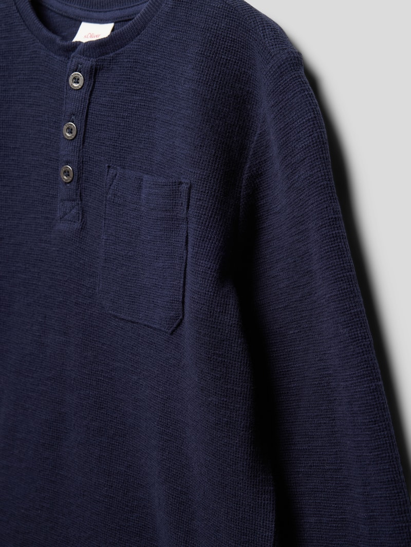 Longsleeve mit Brusttasche in marineblau