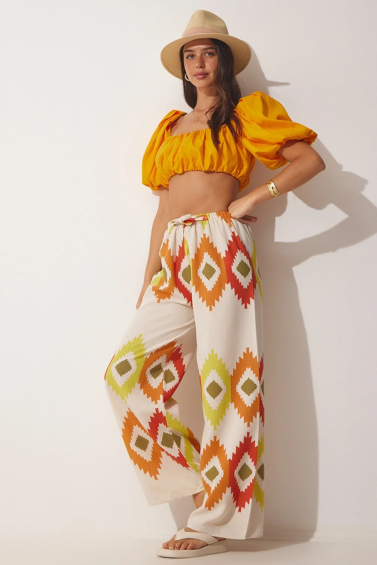 Happiness İstanbul  Damen-Palazzo-Hose aus Leinen mit Blumenmuster in Gelb und Creme BH00385