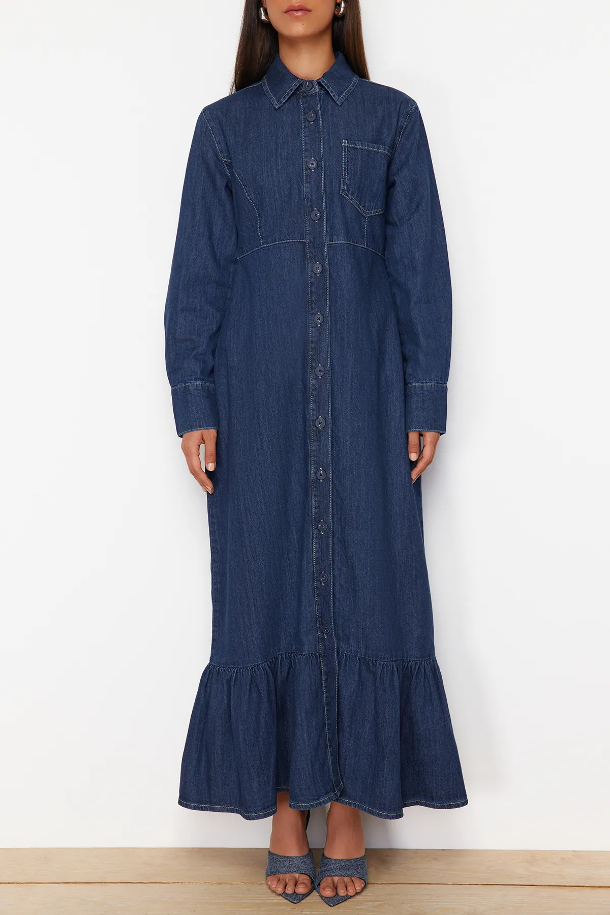 Trendyol Collection  Dunkelblaues Maxi-Jeanskleid TWOSS24EL00768