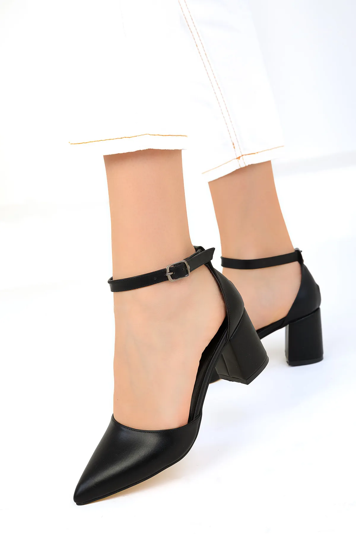 SOHO  Schwarze klassische Damenschuhe mit Absatz 16823