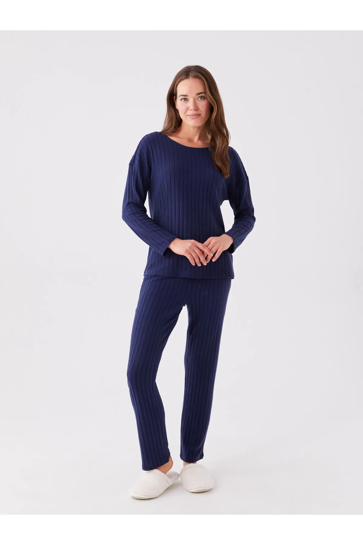 LC Waikiki  Einfarbiges, langärmliges Damen-Pyjama-Set mit Rundhalsausschnitt