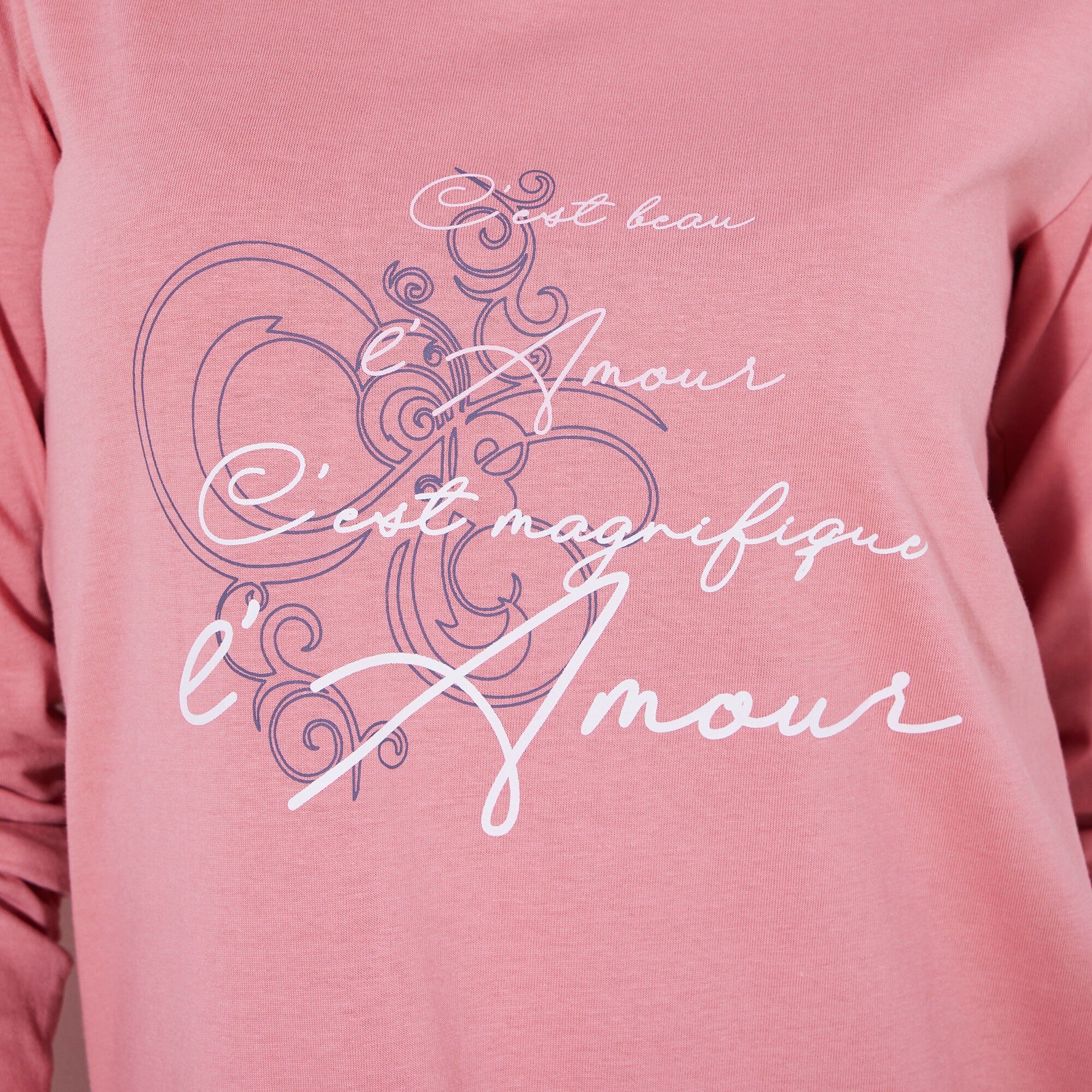 Chemise de nuit longue manches longues imprimée « c’est magnifique l’Amour »