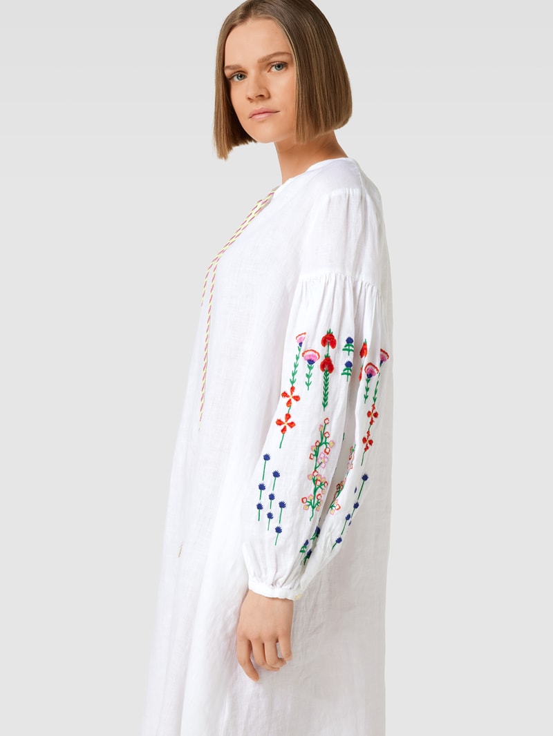 Oversized Leinenkleid in Knielänge in weiß