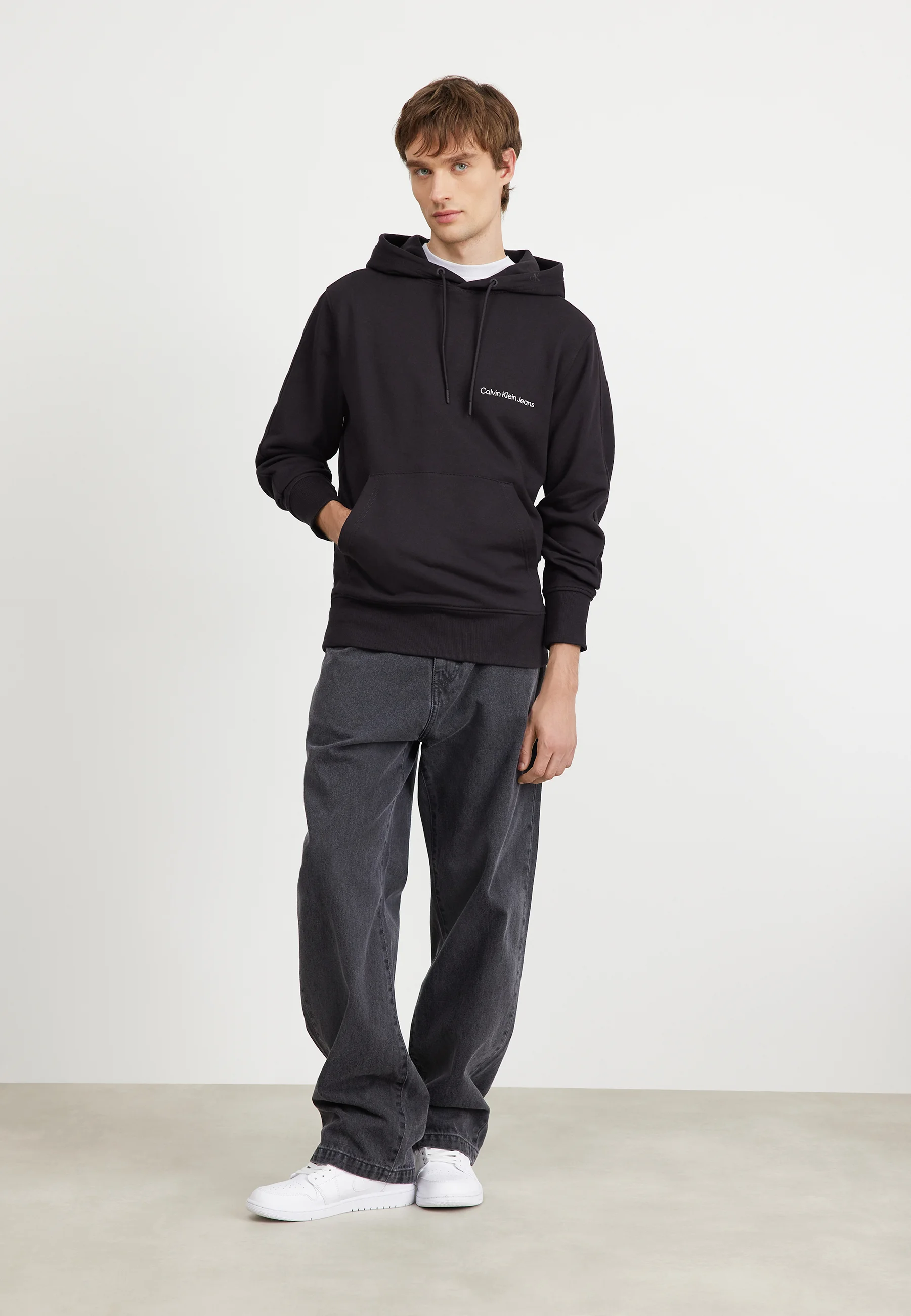 Sudadera con capucha institucional de Calvin Klein Jeans