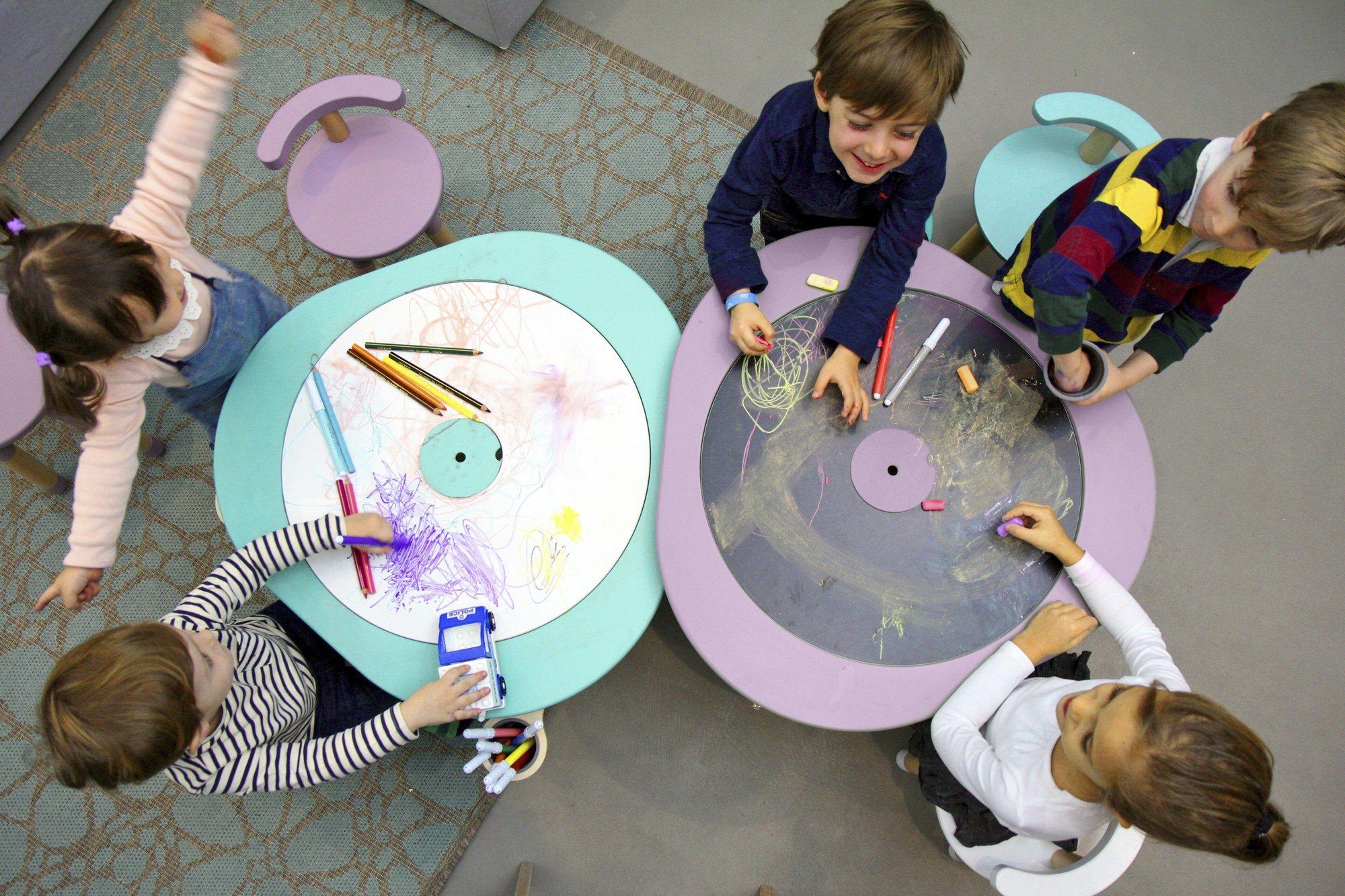 Stokke Kindersitzgruppe MuTable Stuhl - Kinder Holzstuhl für den Multifunktionsspieltisch Mutable - Die ideale Ergänzung für den Spieltisch