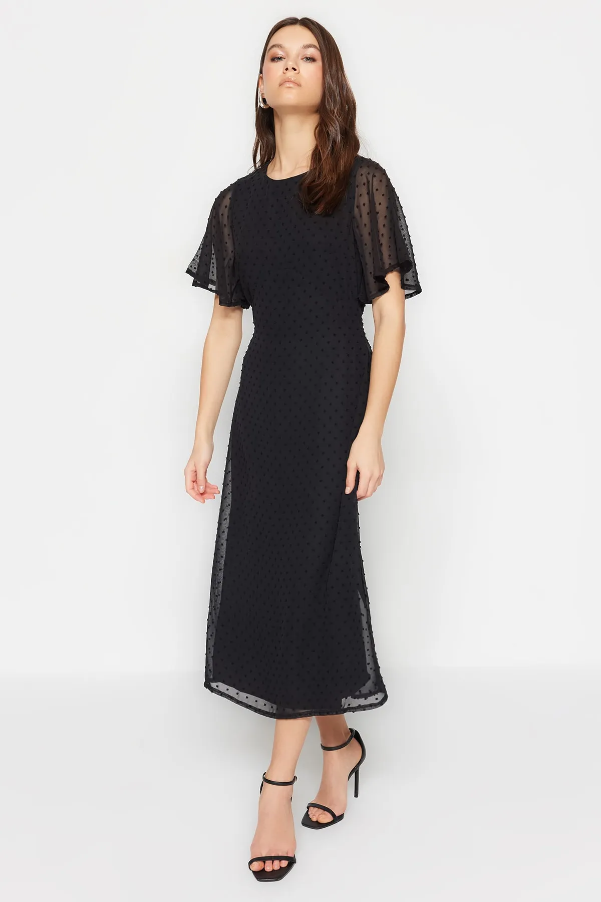 Trendyol Collection  Schwarzes A-Linien-/Glockenförmiges Rückenkleid mit detaillierten Engelsärmeln und gefüttertem Midi-Webkleid TWOSS23EL01461
