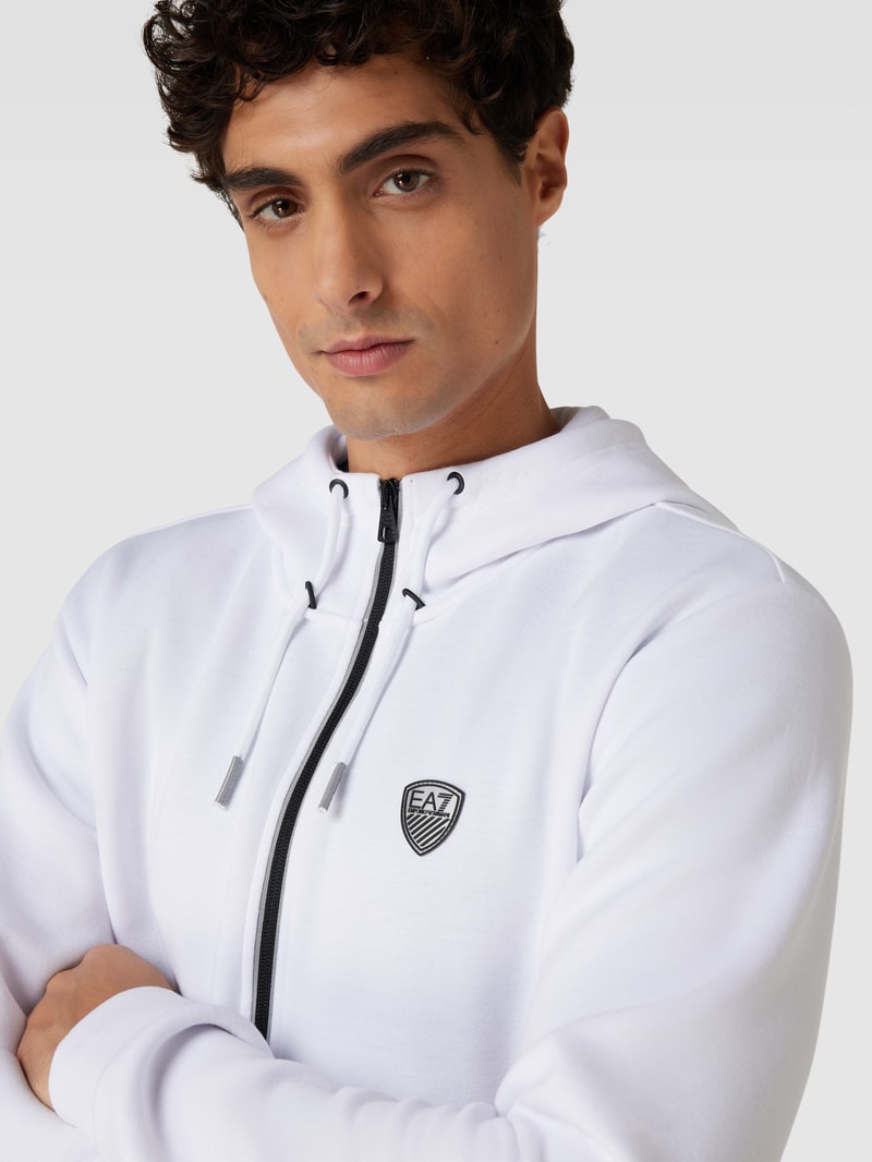 Sweatjacke mit Kontrastpaspeln in weiß