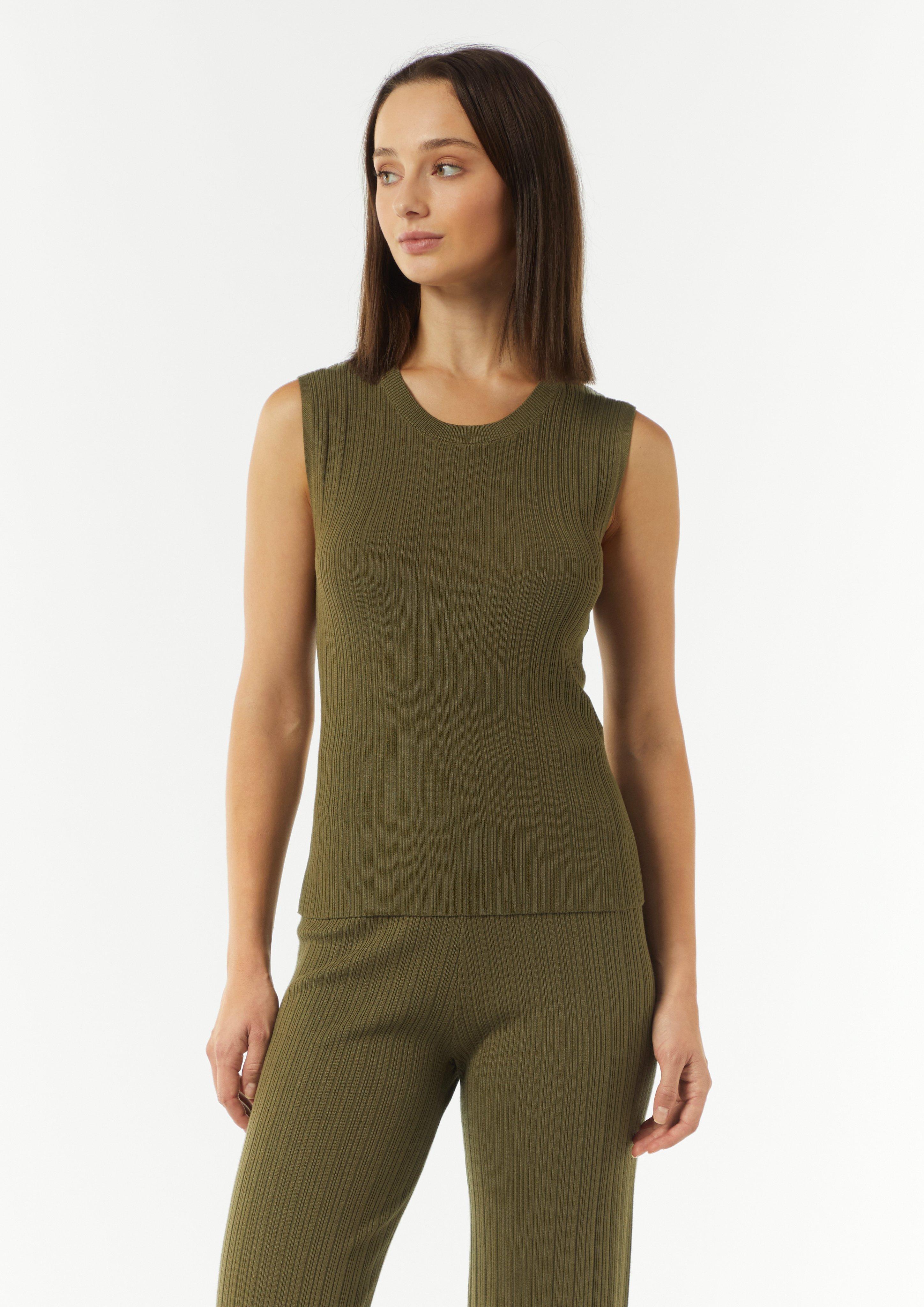 Geripptes Stricktop aus Viskosemix - guacamole