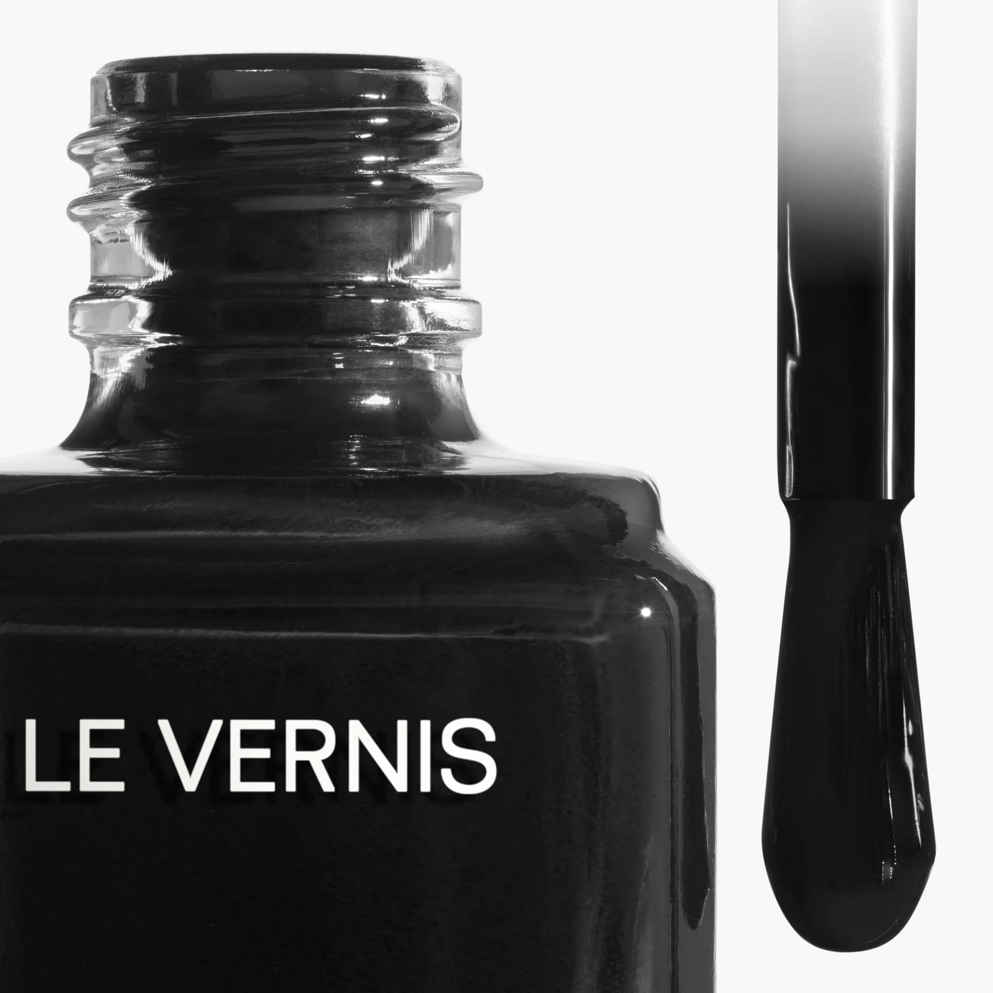 LE VERNIS - COLOR Y BRILLO DURADEROS