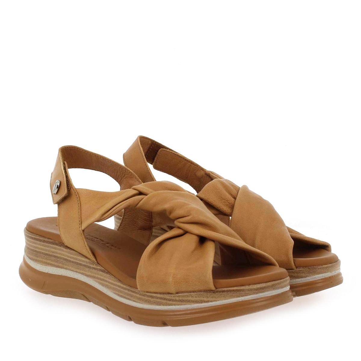 Paula Urban  24 335 - Camel