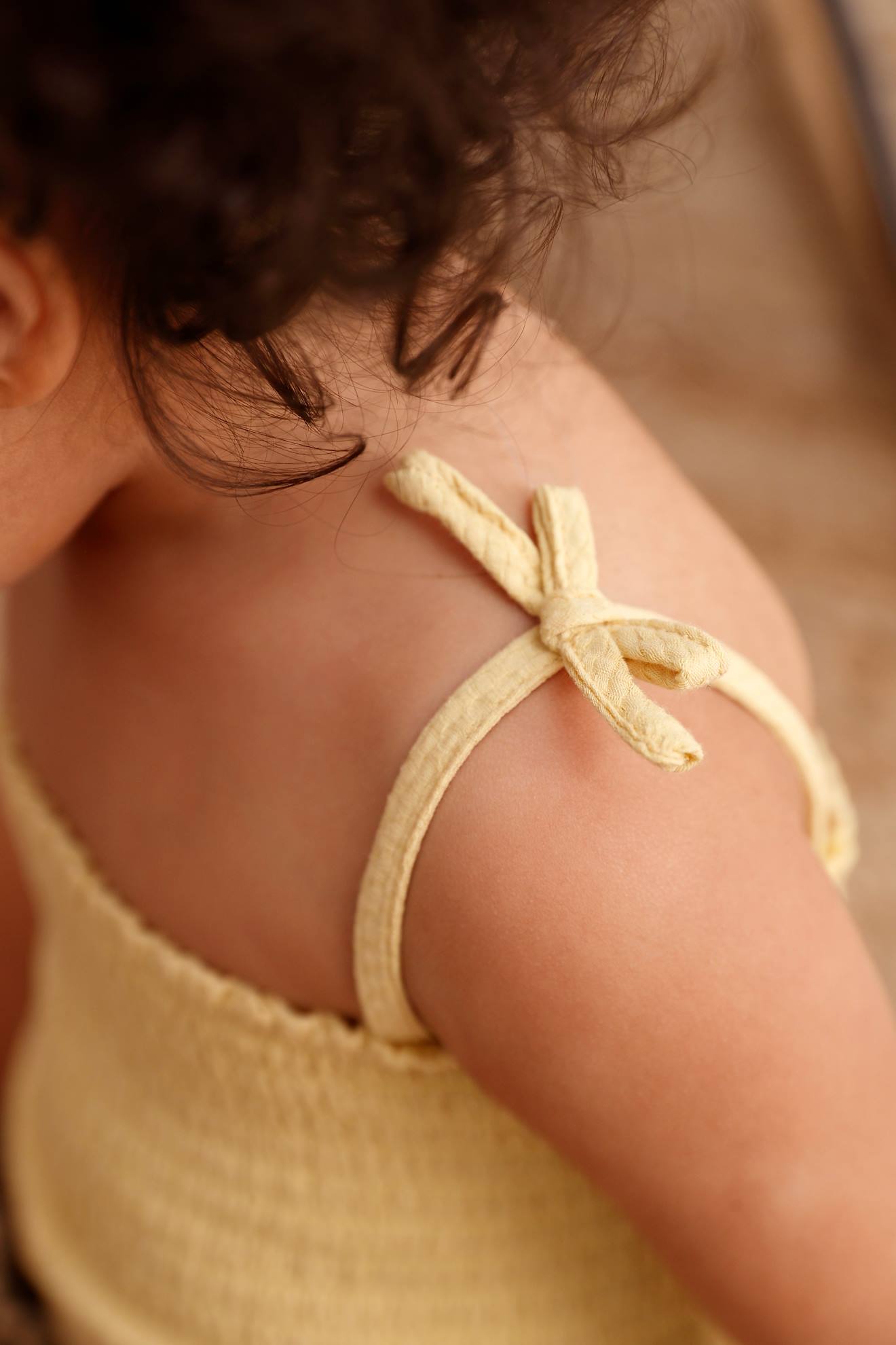 Vertbaudet Gesmokter Mädchen Baby Overall - hellgelb