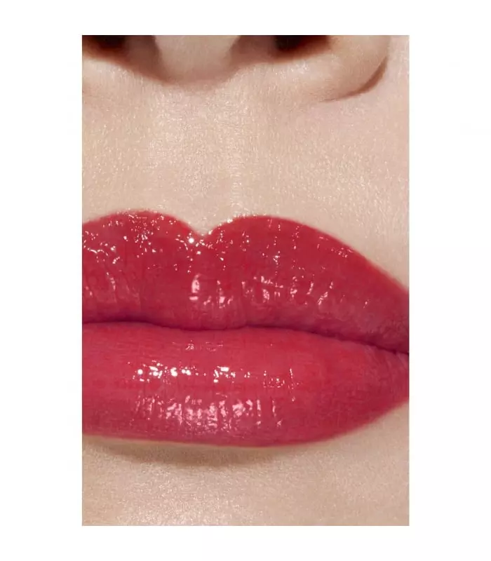 ROUGE COCO FLASH La Couleur, la Brillance, l'Intensité en un Éclair