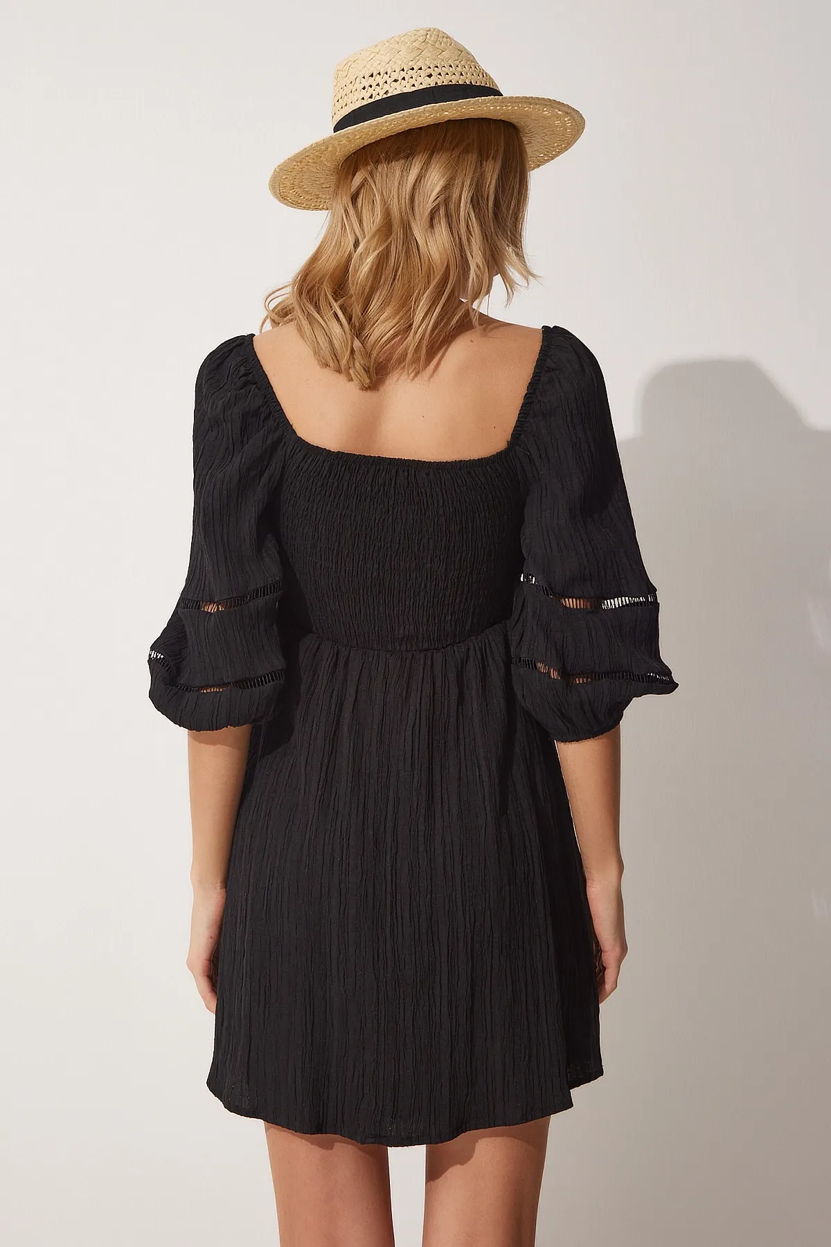 Happiness İstanbul  Schwarzes Damen-Sommerkleid mit herzförmigem Ausschnitt und Ballonärmeln DM00113