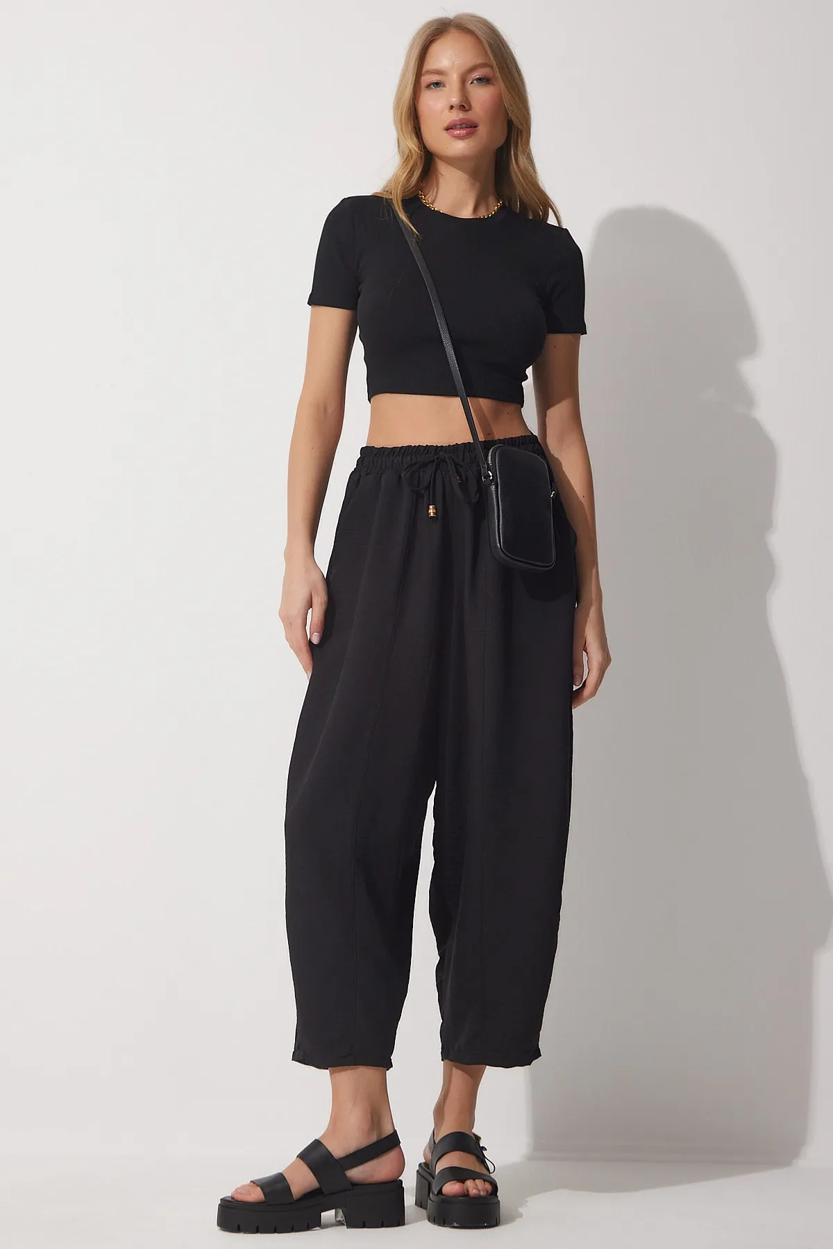 Happiness İstanbul  Leuchtende schwarze Shalwar-Hose aus Leinenviskose mit Taschen für Damen CV00001