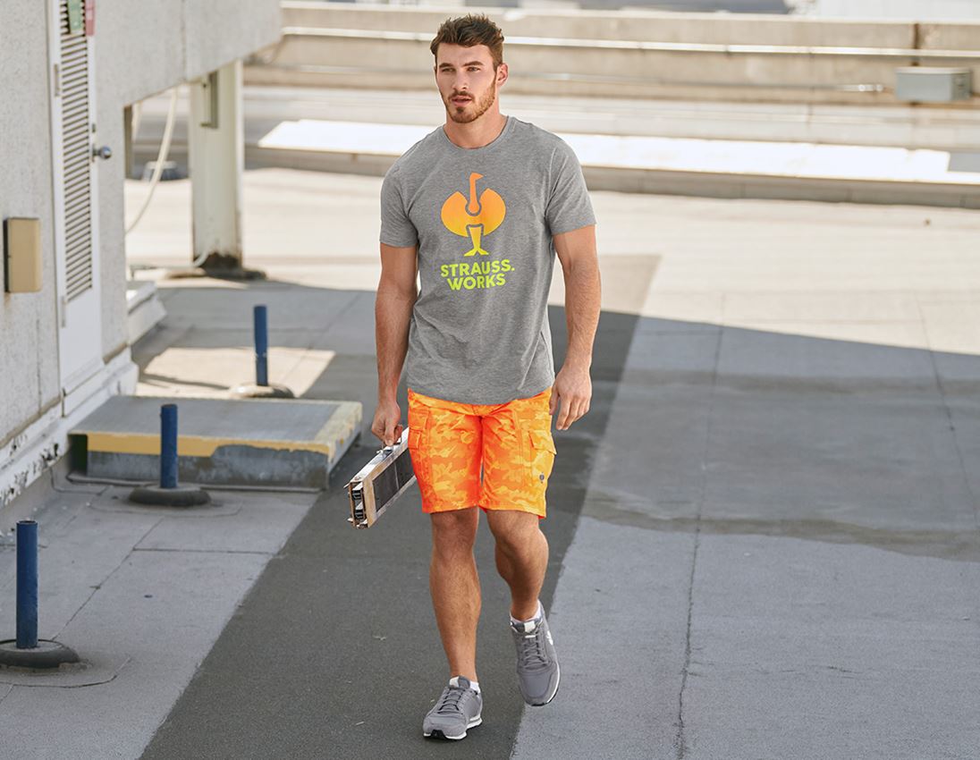 e.s. Short color camo
